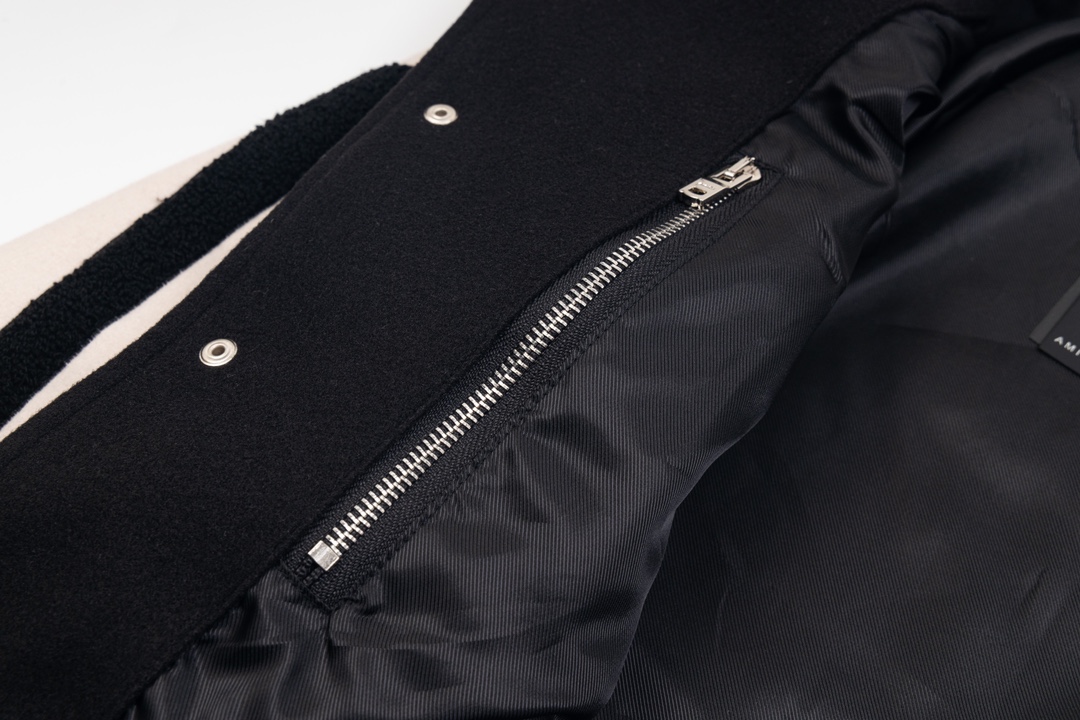 Luxurious XGS Amiri Wool Towel with Embroidery and Sleeve Bone Detail in Size XS-L - 图片 8