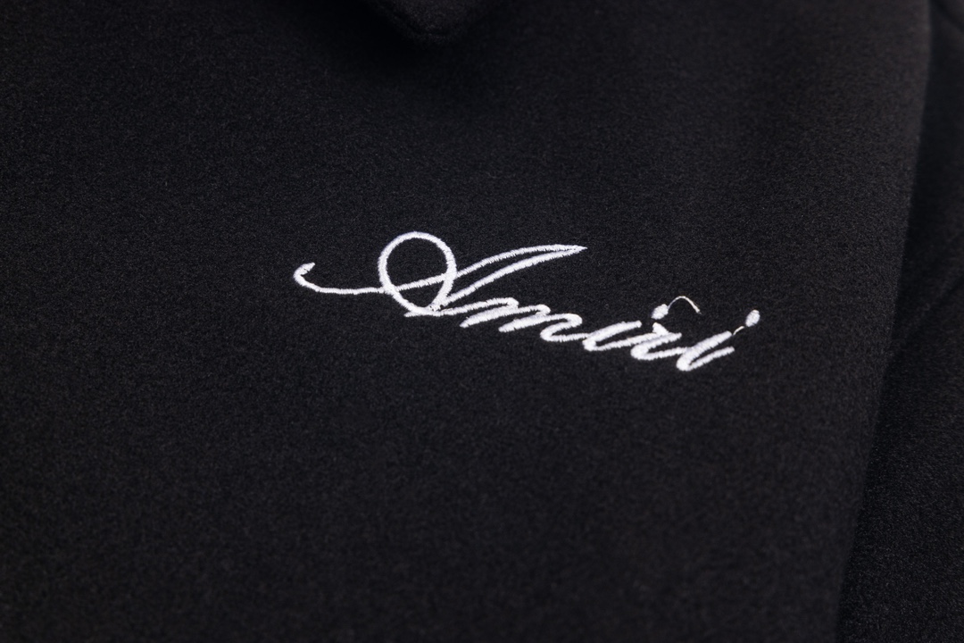 Fashion-Forward Ami Baseball Jacket with Unique Design in Black and Wine Red - 图片 8