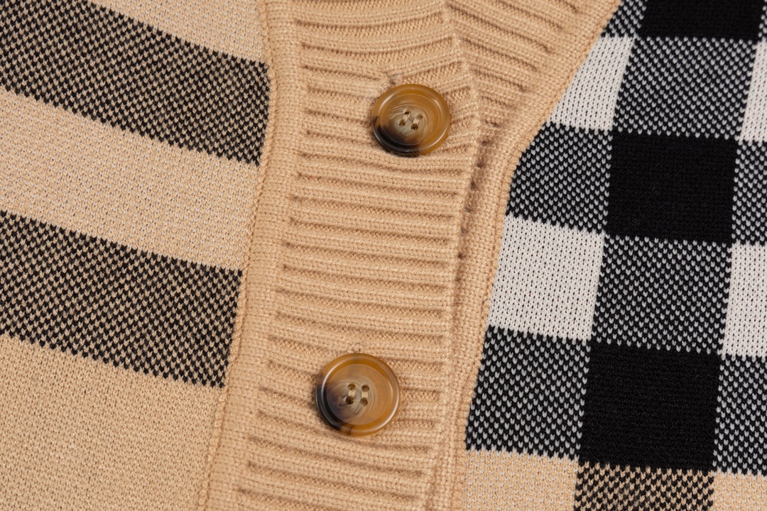 Burberry Wool Knit Shirt: Classic Retro Style with Modern Comfort and Elegance - 图片 4