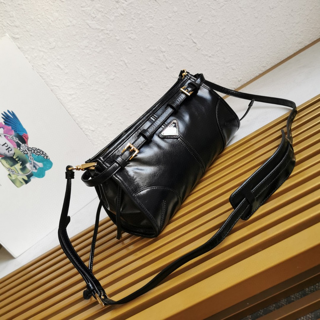 Valentino Classic Handcrafted Luxury Leather Shoulder Bag Ref.966954BD 2