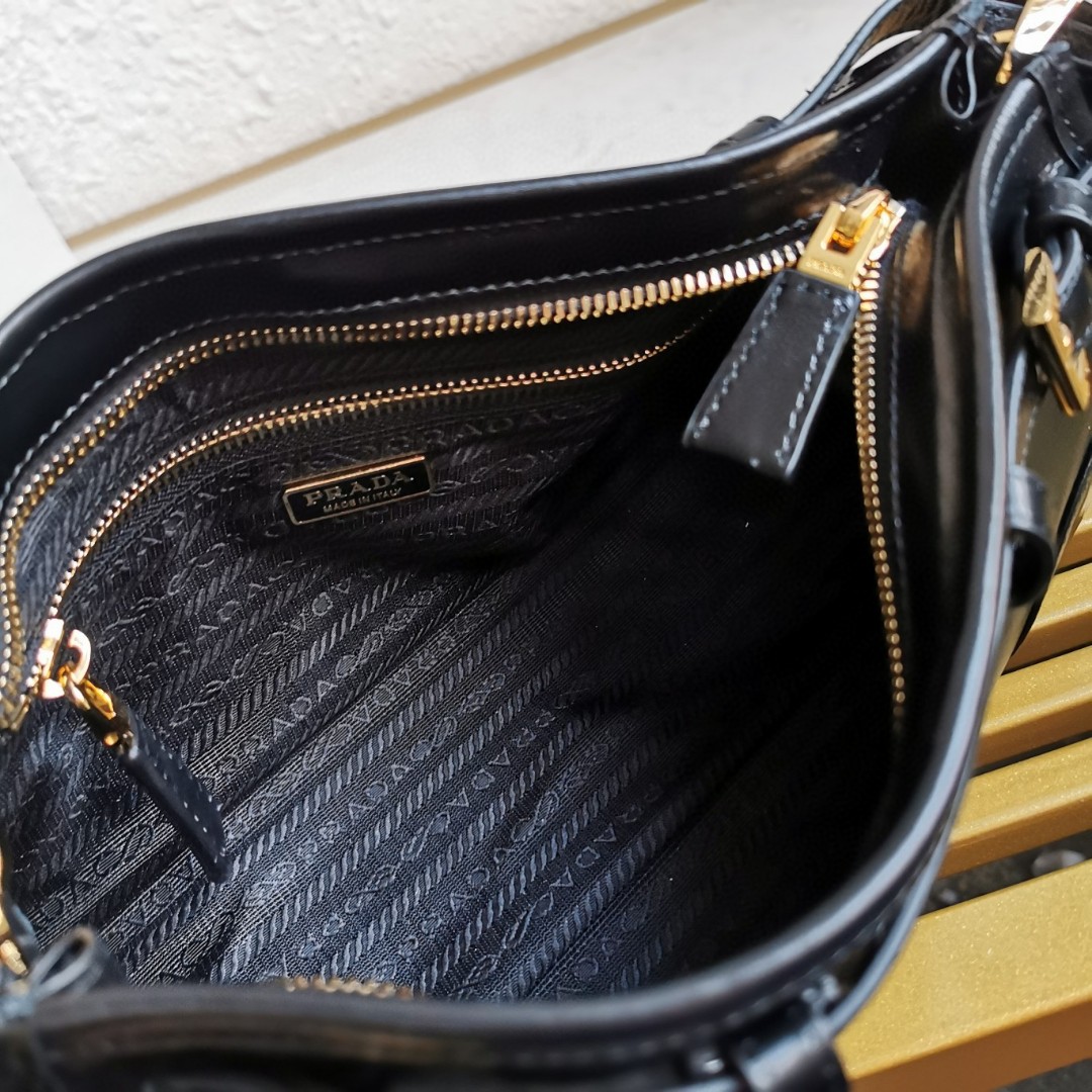 Valentino Classic Handcrafted Luxury Leather Shoulder Bag Ref.966954BD 8