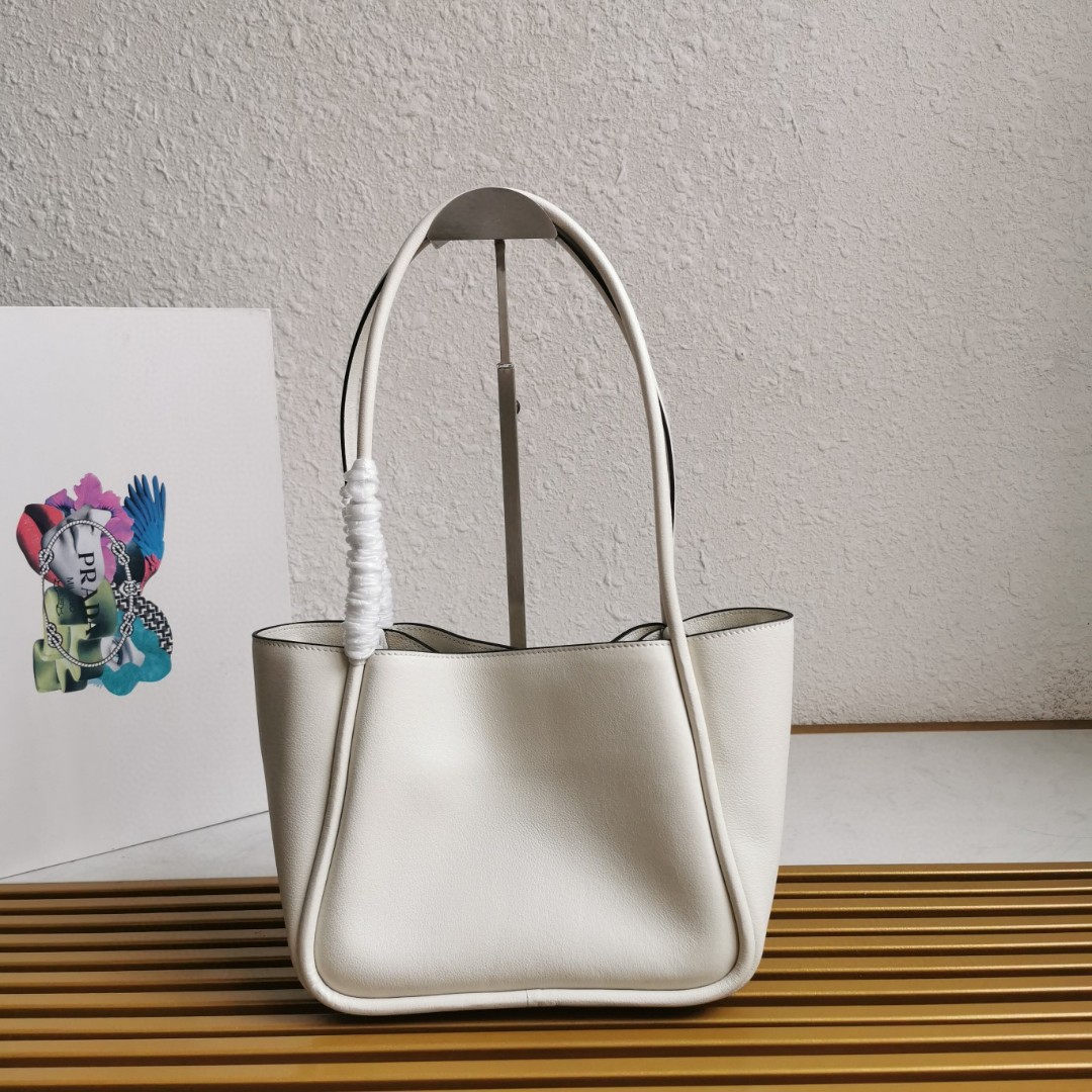 Prada 1BG539 Leather Shoulder Bag - Stylish, Spacious, and Versatile Design 5 a1743663477999 8265