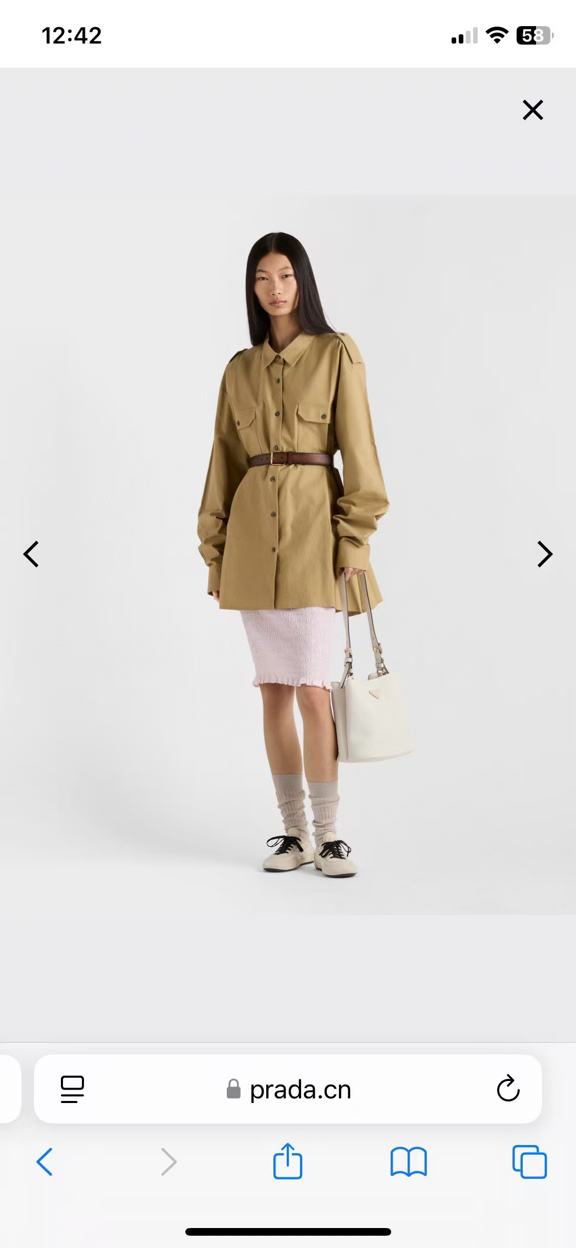 Prada Leather Bucket Bag with Enamel Triangle Logo - Stylish and Versatile 3 a1744699998886 2374