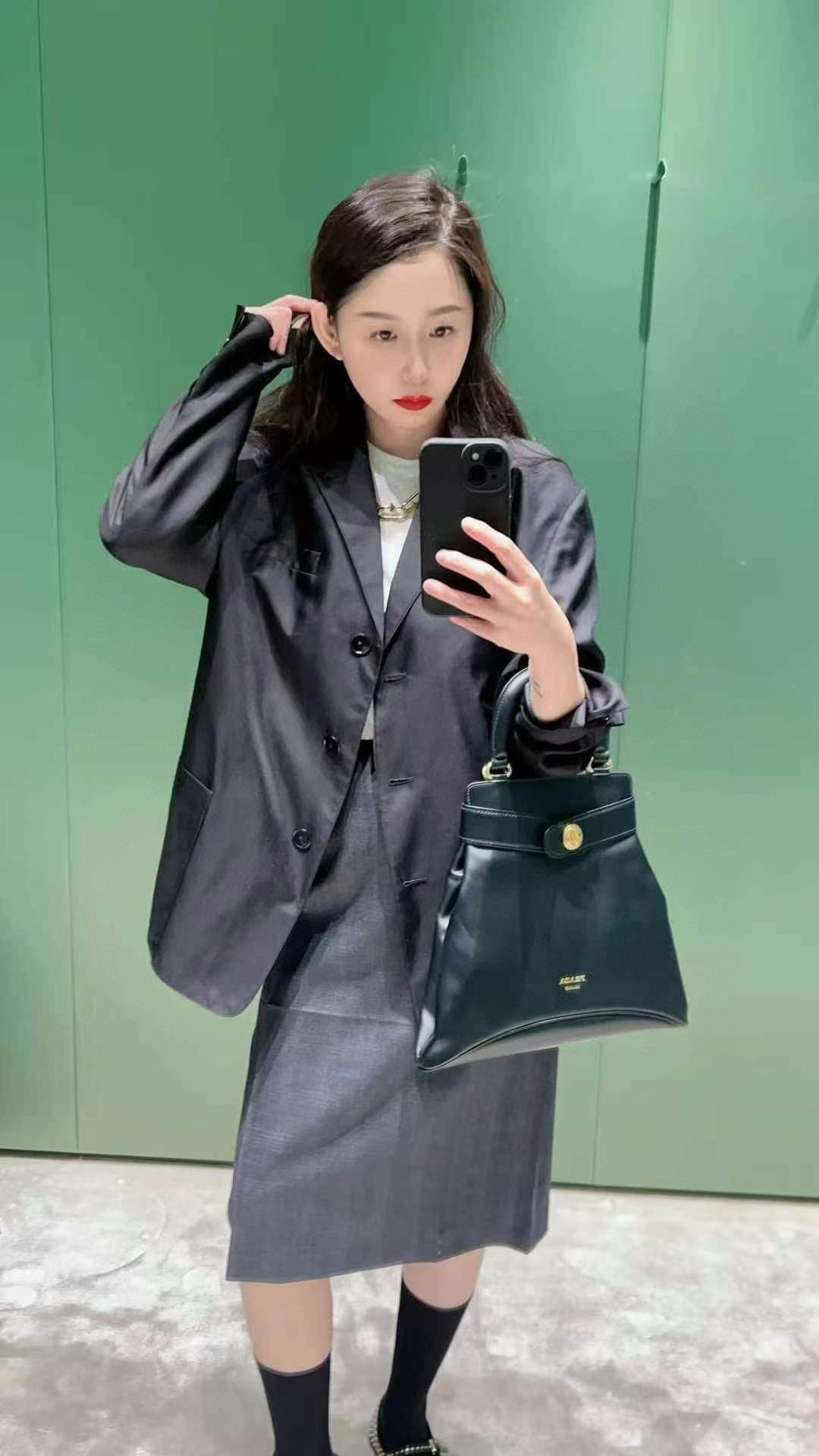 Prada Carey Medium Top Handle Bag 1BG567 - Fusion of Future and Retro Style 2 a1744700350166 3877