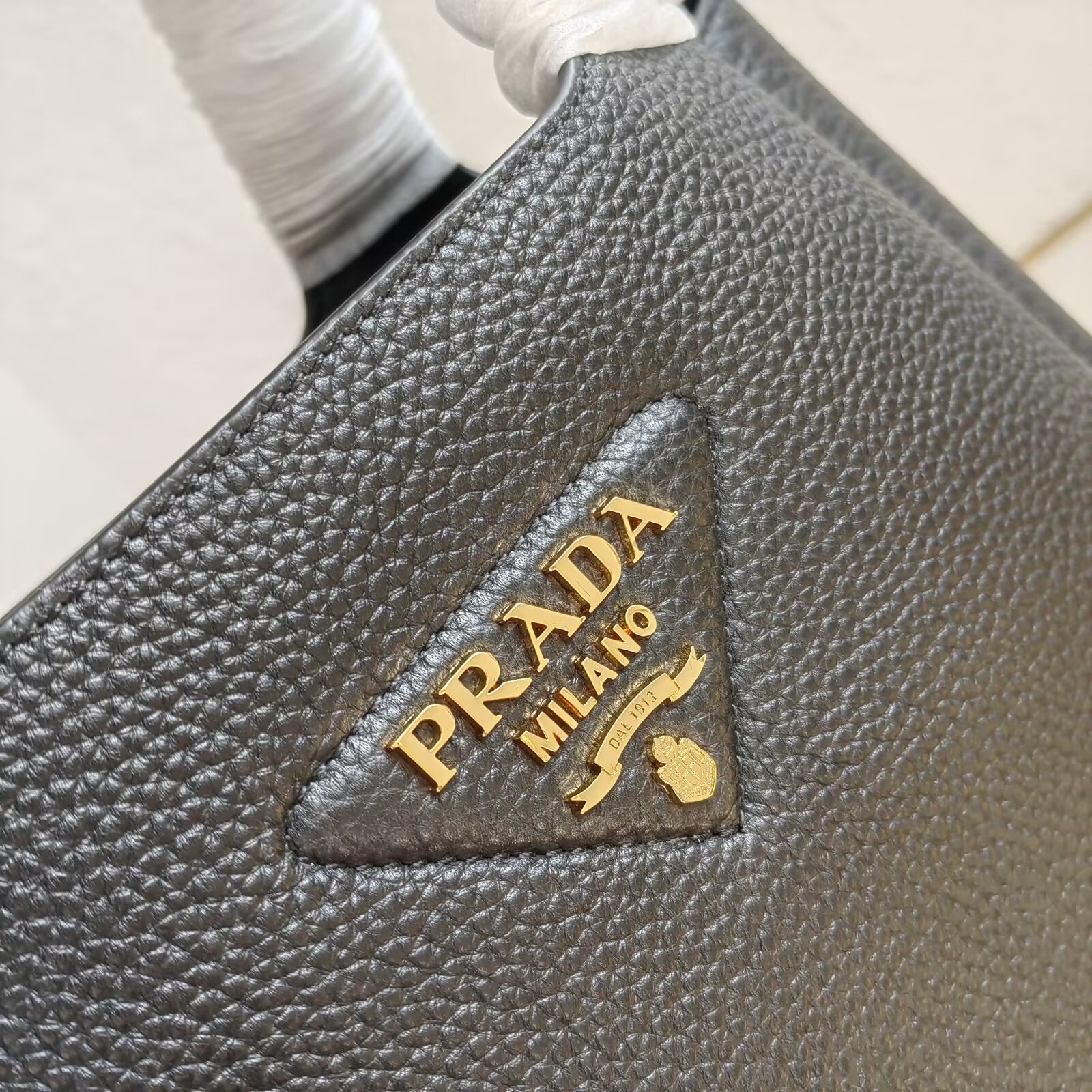 Prada Leather Tote Bag, Black - Stylish and Functional Daily Handbag 7 a1745384638471 3353