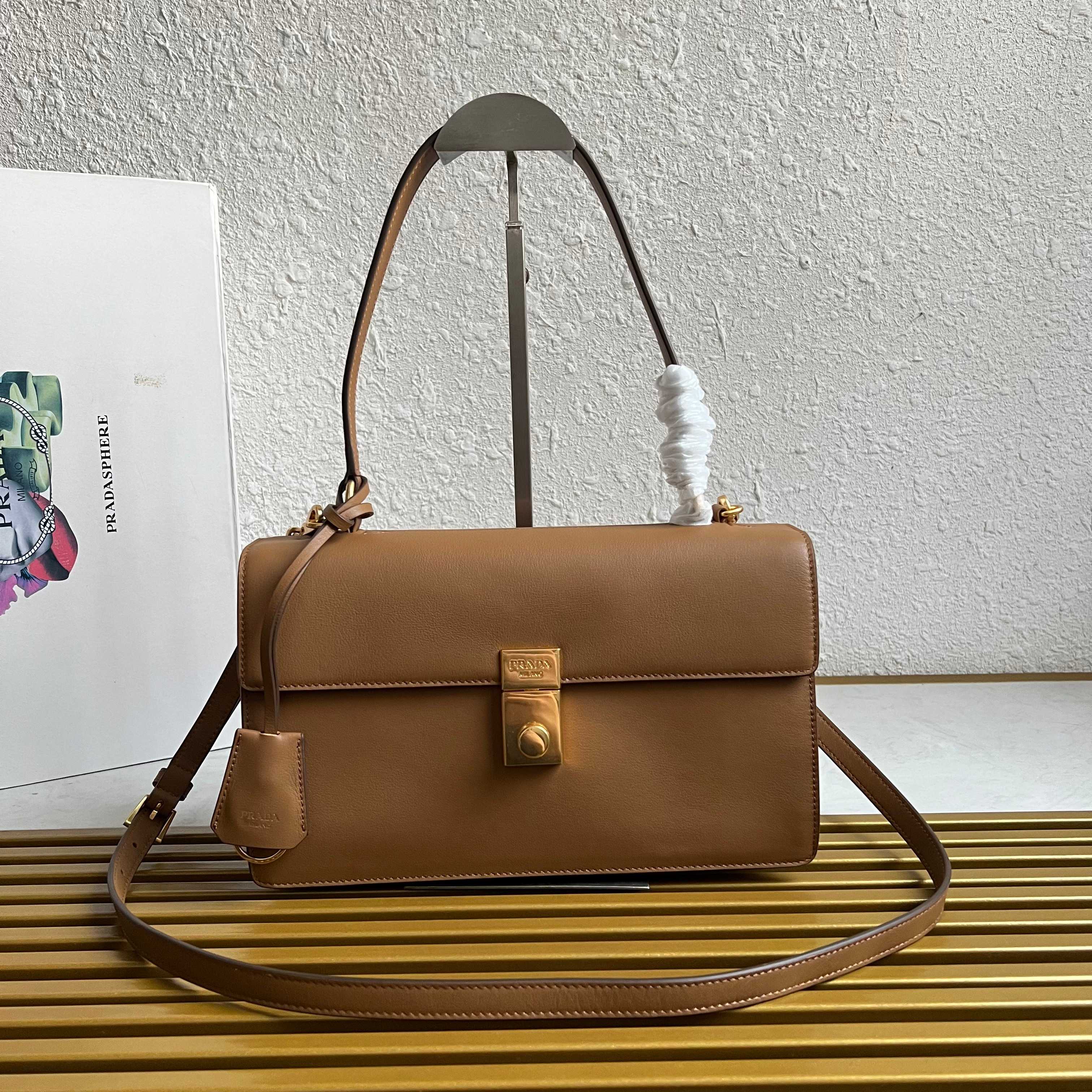 Prada 1BN023 Leather Handbag: A Modern Reinterpretation of Classic Elegance