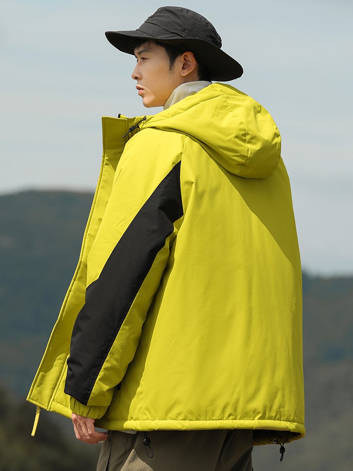 供💰185
北面/The North Face 拼接撞色羽绒棉衣ins超火潮情侣防风防水羽绒棉服上身非常洋气！简单大方拼色设计，加上宽松的版型穿起来潮味十足！内里厚实轻盈，保暖性绝不亚于一件羽绒，简直帅炸！大家期待已久的冬装 做工复杂 细节绝对堪称完美 保暖效果超级棒 众多网红上身，店主强烈推荐自留款！
颜色：米白色、黑色、粉色、紫色、柠檬黄
尺码:   M-4XL(见图九)