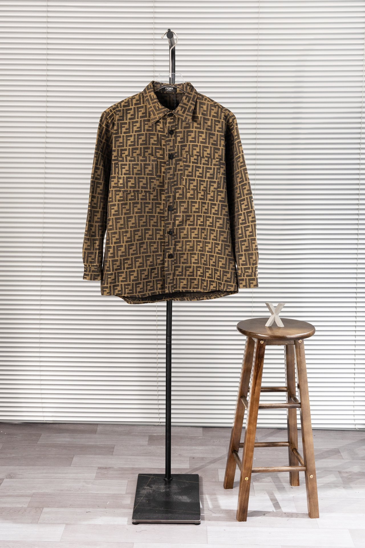 Fendi nueva chaqueta casual con logo jacquard clásico, camisa de pareja, chaqueta casual con estampado antigu…