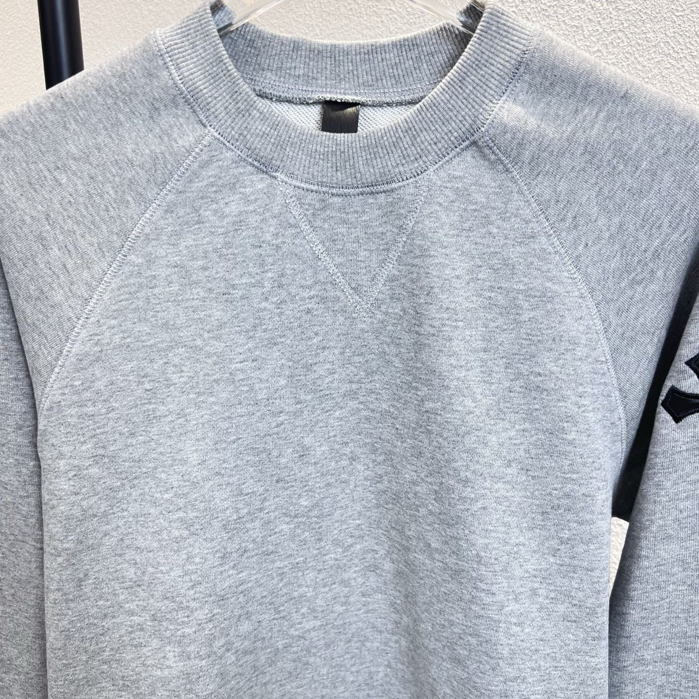 Chrome Hearts Sudadera Gris con Cruz Bordada - Comodidad y Estilo Unisex 6 i1757004420664 4882 0 4
