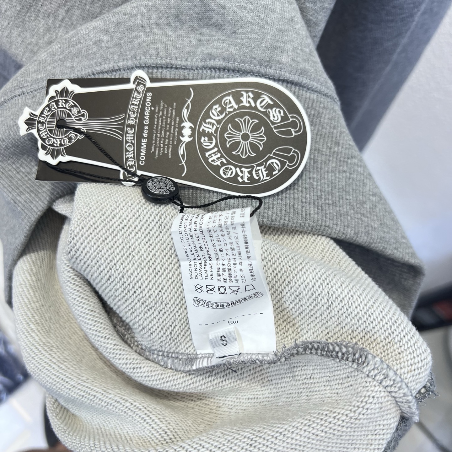 Chrome Hearts Sudadera Gris con Cruz Bordada - Comodidad y Estilo Unisex 10 i1757004420895 5100 0 8