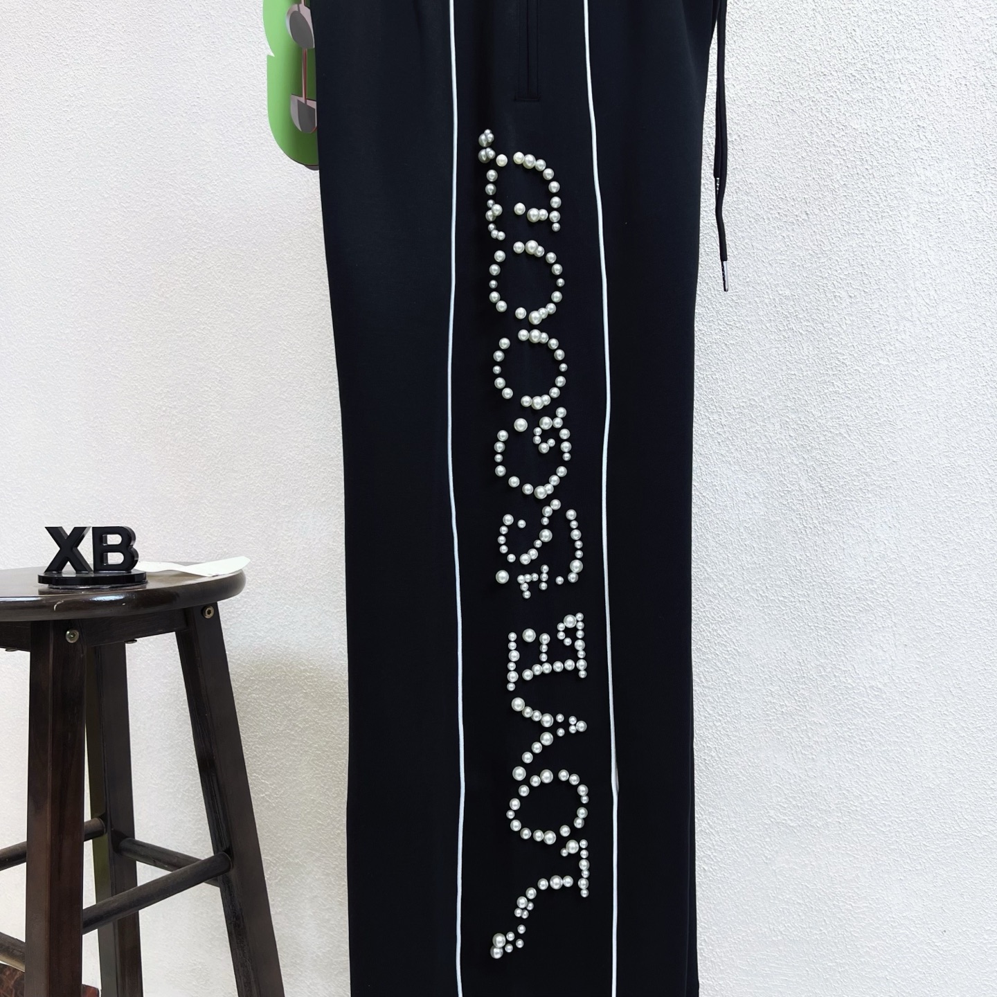Pantalones Rectos con Perlas y Letras, Estilo Casual Unisex, Color Negro 10 i1757086556563 3058 0 8