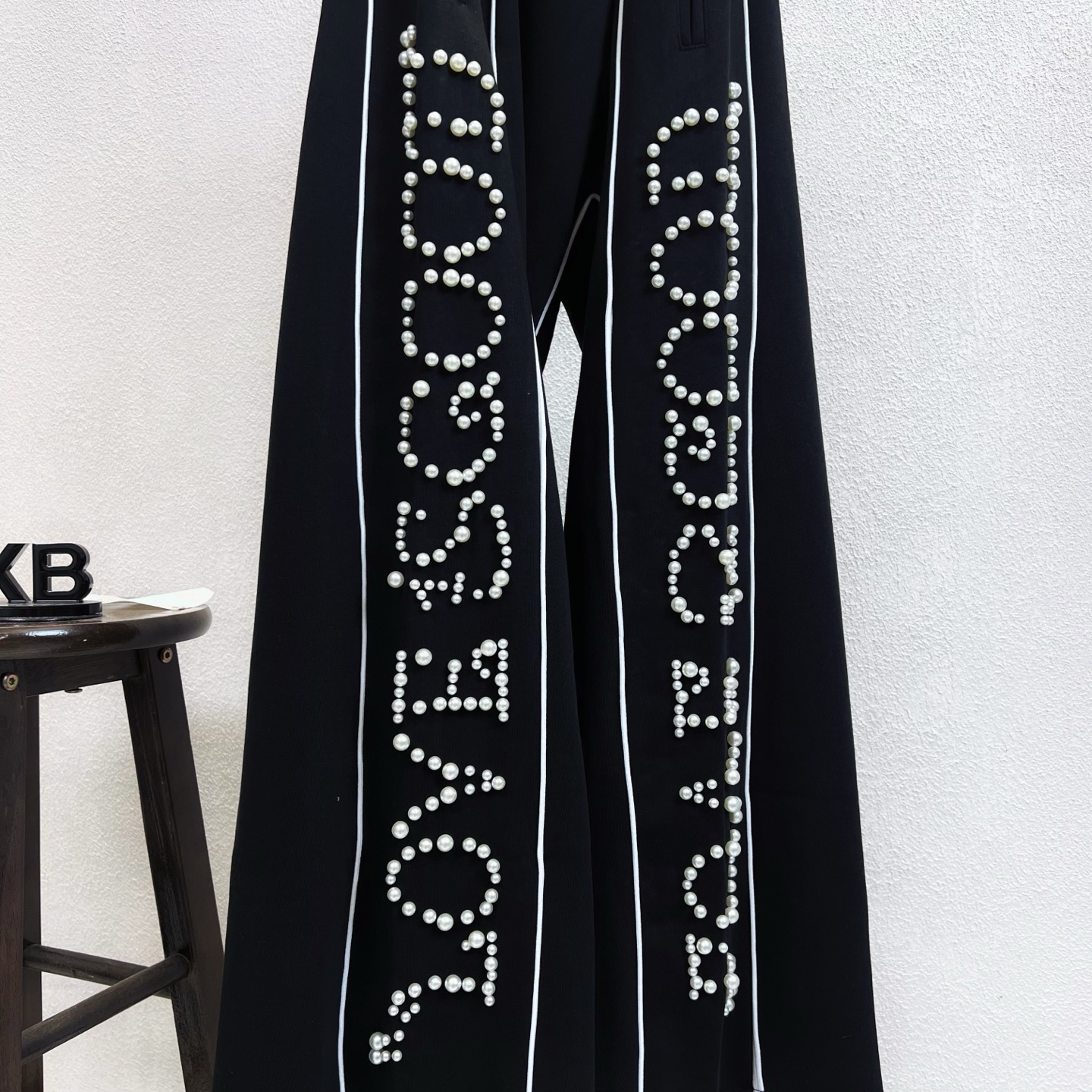 Pantalones Rectos con Perlas y Letras, Estilo Casual Unisex, Color Negro 8 i1757086556588 4887 0 6