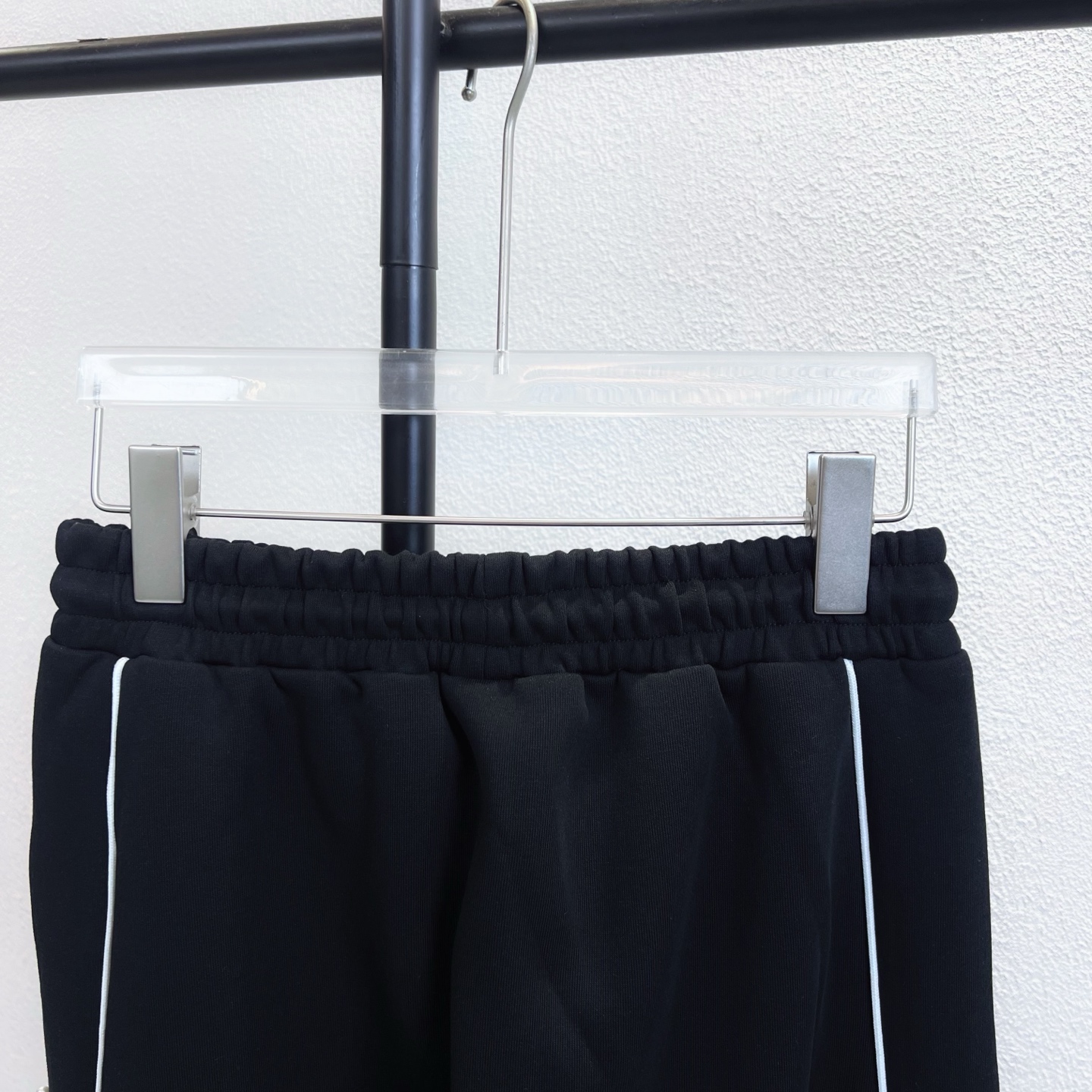 Pantalones Rectos con Perlas y Letras, Estilo Casual Unisex, Color Negro 6 i1757086578780 4525 0 4