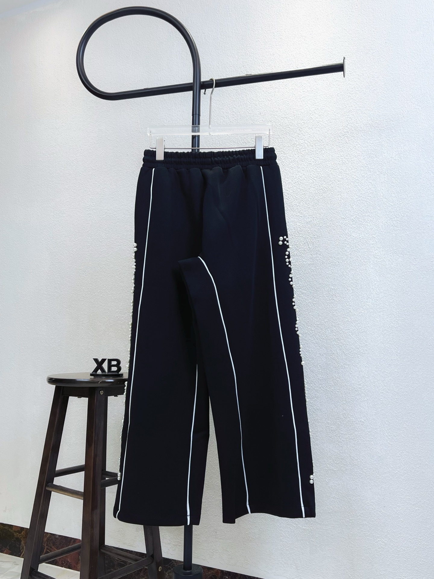 Pantalones Rectos con Perlas y Letras, Estilo Casual Unisex, Color Negro 3 i1757086578780 7035 0 1