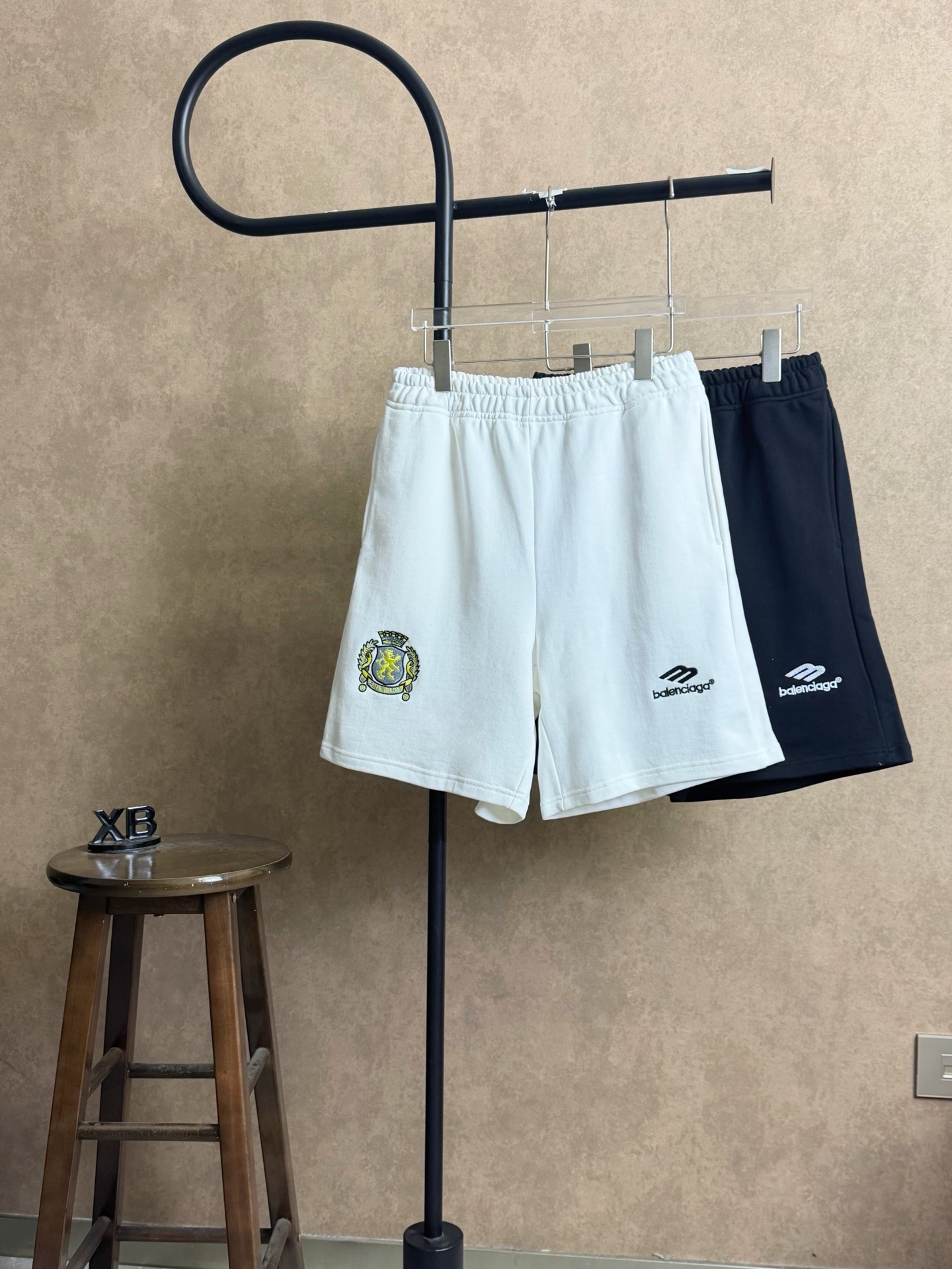 P85 N.º de modelo X374 Balenciaga París pantalones cortos bordados con insignia de letras, versión para parejas, no for…