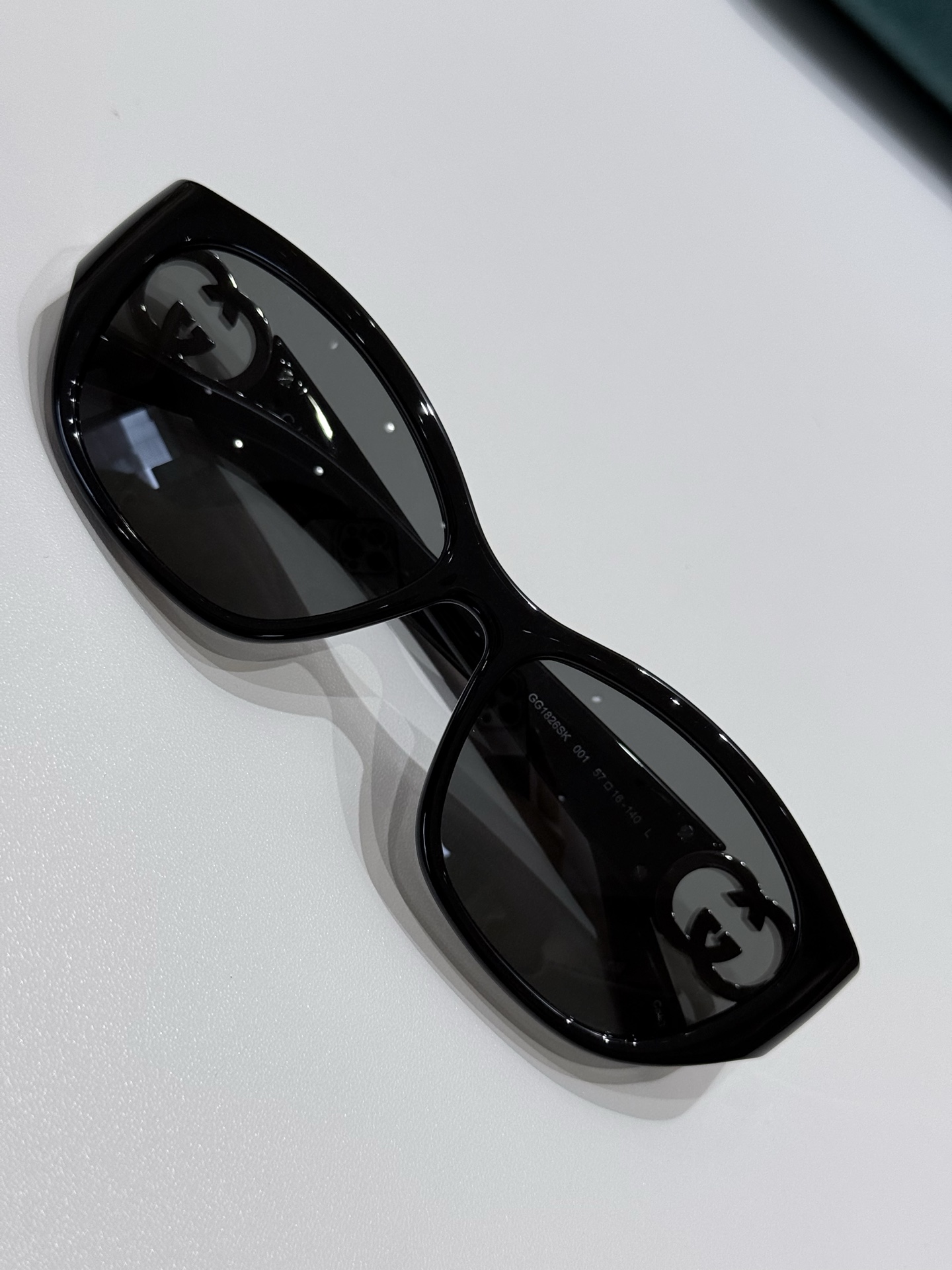 Gucci - Sunglasses