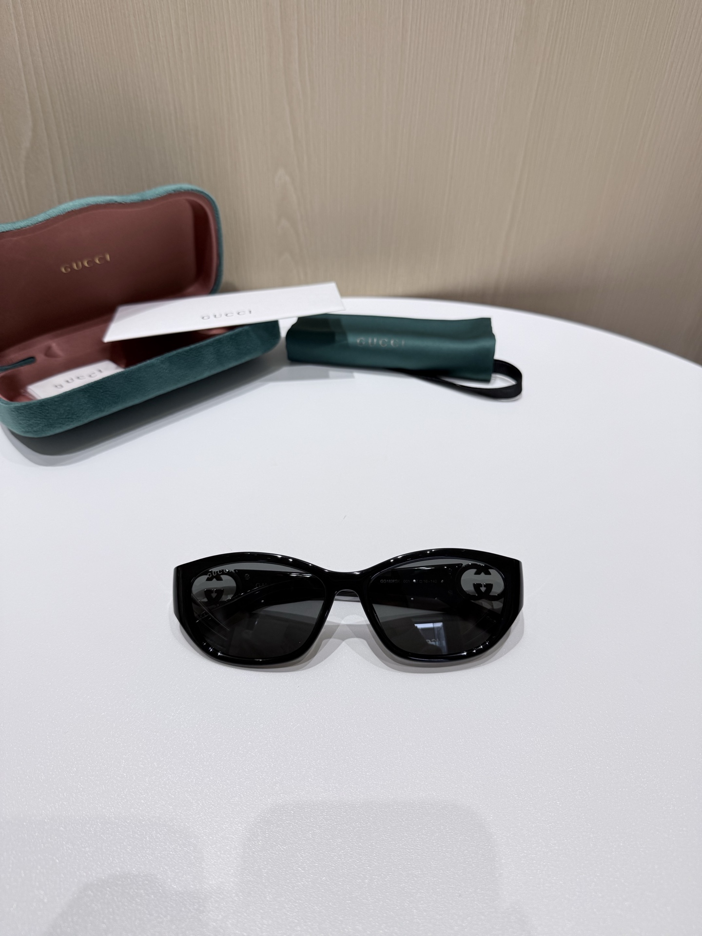 Gucci - Sunglasses