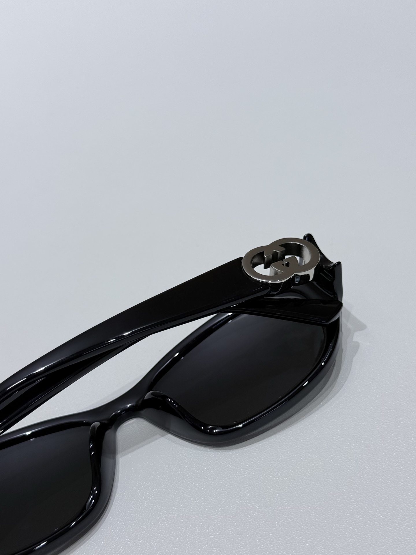Gucci - Sunglasses