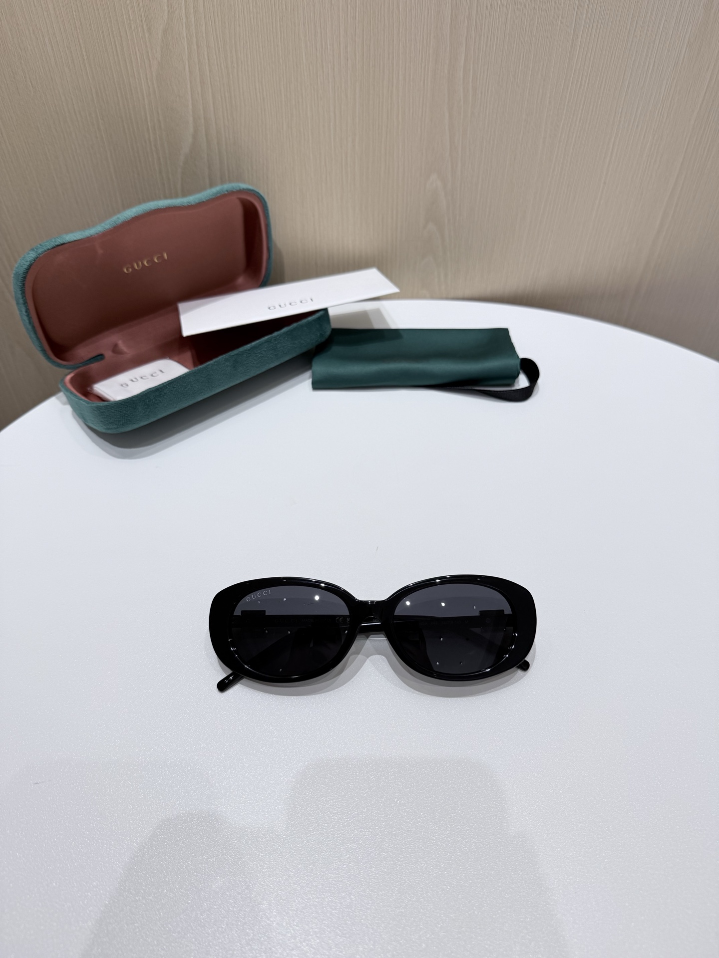 Gucci - Sunglasses