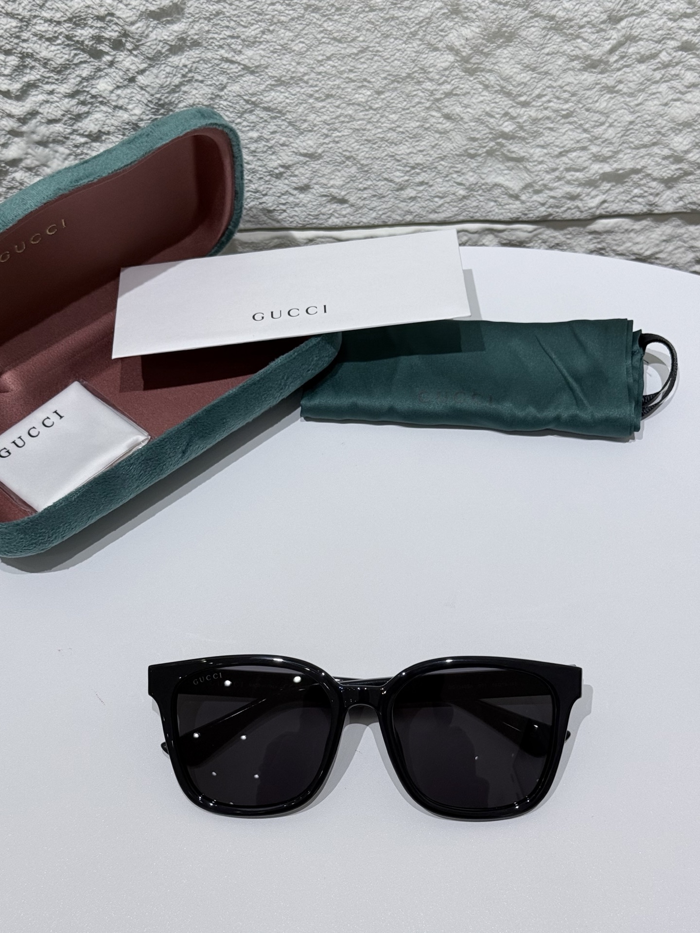 Gucci - Sunglasses