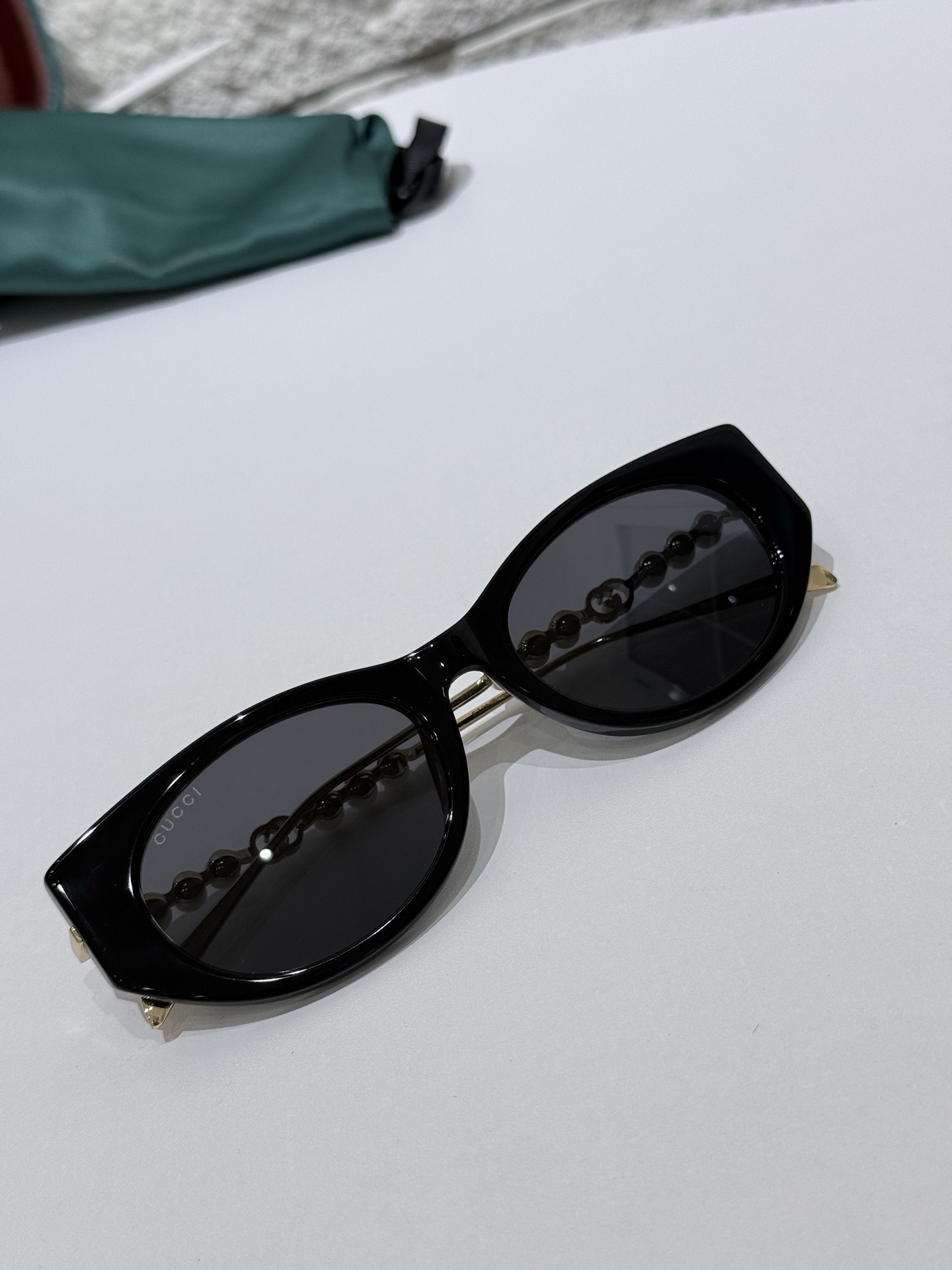 Gucci - Sunglasses
