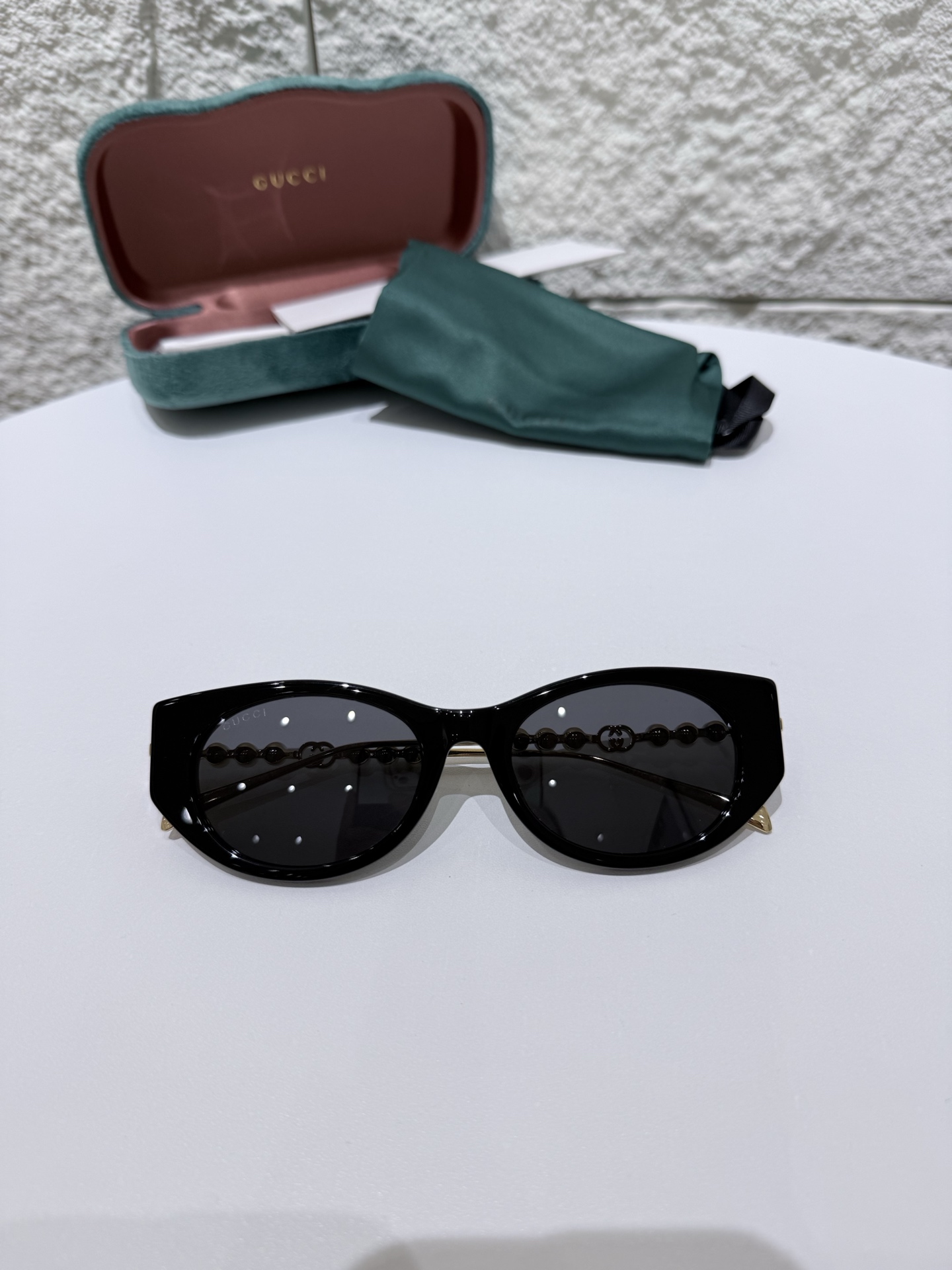 Gucci - Sunglasses
