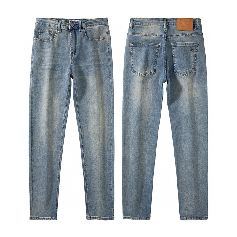 💰155
迪奥原版1:1高端定制春季新款男士水洗弹力小脚牛仔裤
高端品质时尚休闲水洗工艺小脚牛仔裤。
整体造型十分精致抢眼!超级百搭修身版型牛仔裤,
时尚的三维裁剪,简洁大方立体有型牛仔裤。
弹力上身舒适不紧绷,裤版型时髦又高级腰围加后袋定制皮标迪奥标!
原单代工厂渠道出品,百搭休闲时尚版型,
厚度刚好满足春夏季节穿搭需求 面料柔软具有牛仔面料
上身效果不紧绷极佳,天然环保 水洗的效果更是绝妙
全品相的订单,五金配件拉合顺滑,
彰显自信气质;所有细微处尽情展现完美品质裤子的经典Logo象征了品牌至高的品质,
机车线的缝制足以看出用心对待,内里走线工整均匀紧密有力,
百搭首选推荐!细节做工无可挑剔!款式不挑人,特别高档,好货不等人,看中赶紧下手。
颜色:图色
尺码;29--40(35)有