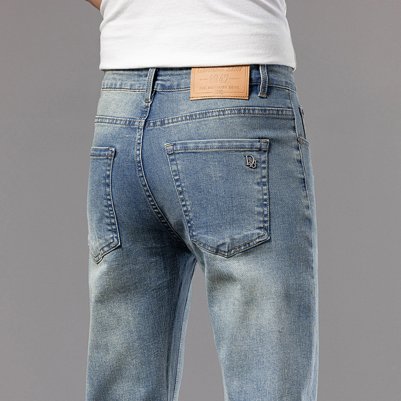 💰155
迪奥原版1:1高端定制春季新款男士水洗弹力小脚牛仔裤
高端品质时尚休闲水洗工艺小脚牛仔裤。
整体造型十分精致抢眼!超级百搭修身版型牛仔裤,
时尚的三维裁剪,简洁大方立体有型牛仔裤。
弹力上身舒适不紧绷,裤版型时髦又高级腰围加后袋定制皮标迪奥标!
原单代工厂渠道出品,百搭休闲时尚版型,
厚度刚好满足春夏季节穿搭需求 面料柔软具有牛仔面料
上身效果不紧绷极佳,天然环保 水洗的效果更是绝妙
全品相的订单,五金配件拉合顺滑,
彰显自信气质;所有细微处尽情展现完美品质裤子的经典Logo象征了品牌至高的品质,
机车线的缝制足以看出用心对待,内里走线工整均匀紧密有力,
百搭首选推荐!细节做工无可挑剔!款式不挑人,特别高档,好货不等人,看中赶紧下手。
颜色:图色
尺码;29--40(35)有