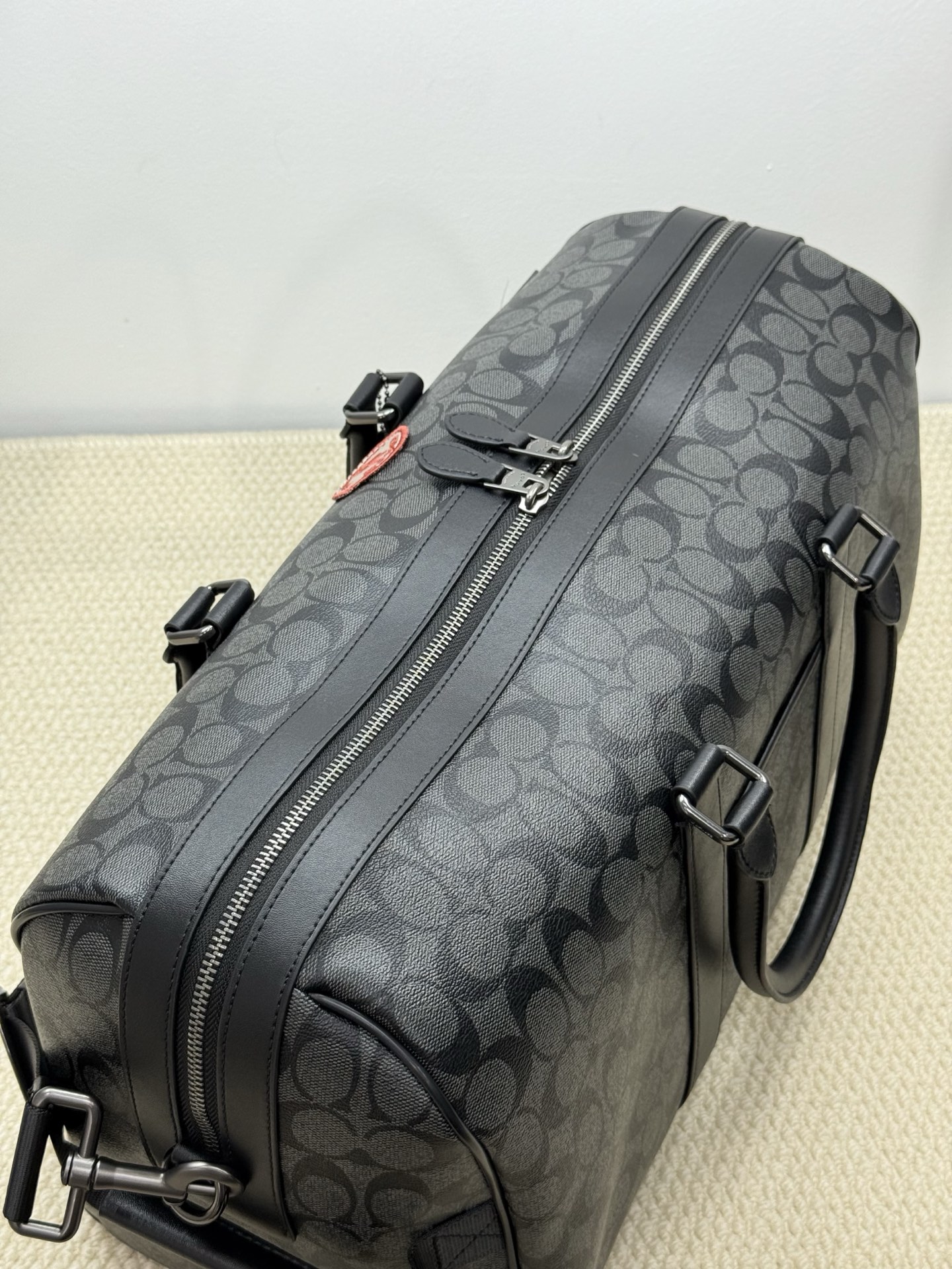 Coach 徽章CE553最新老花 旅行包、内置隔层、长肩带可调节、可拆卸、单扣斜挎手提包、大容量旅游、出差、商务 登机包、代购品质 长45cmx高26cmx宽21