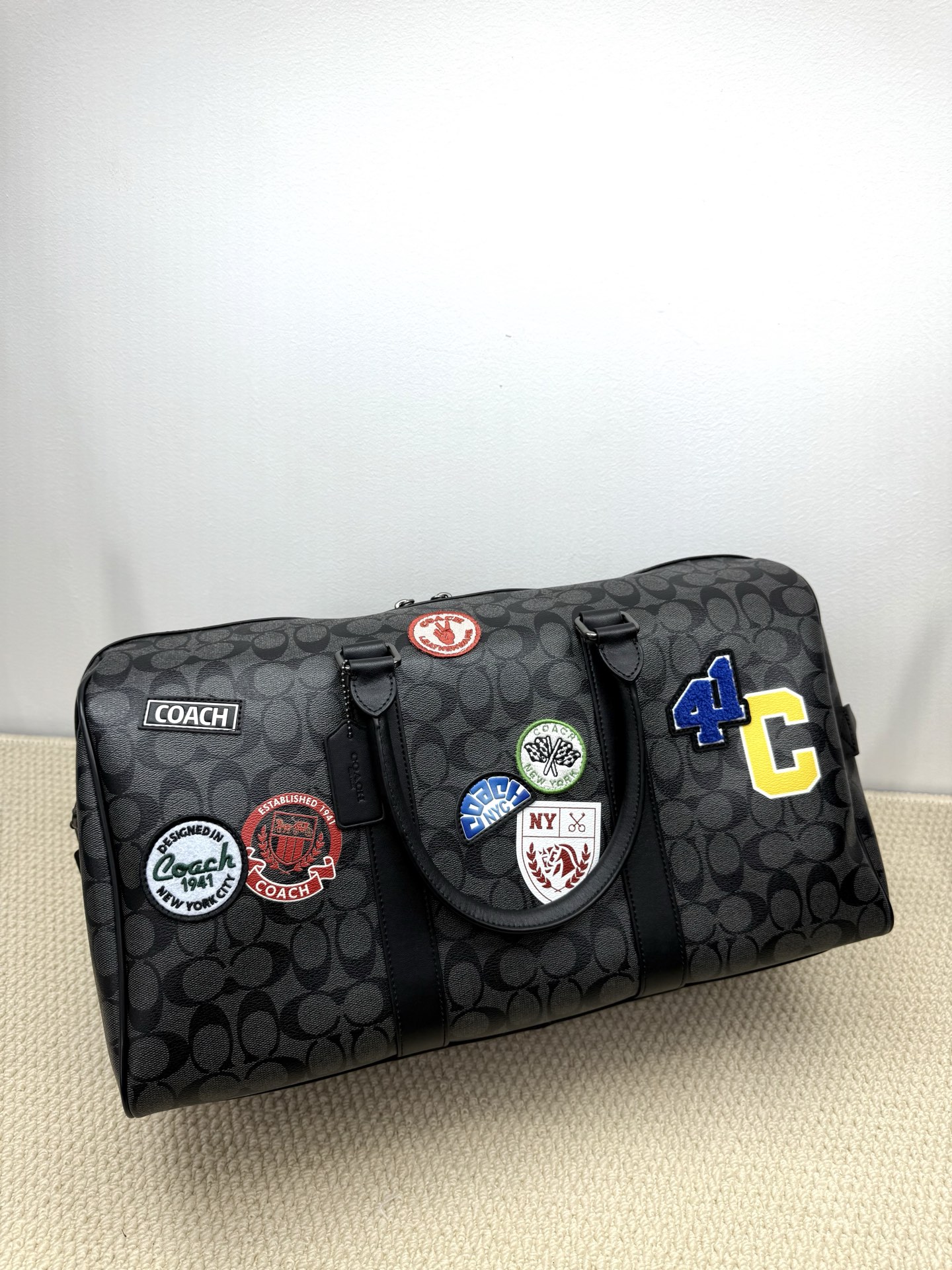 Coach 徽章CE553最新老花 旅行包、内置隔层、长肩带可调节、可拆卸、单扣斜挎手提包、大容量旅游、出差、商务 登机包、代购品质 长45cmx高26cmx宽21