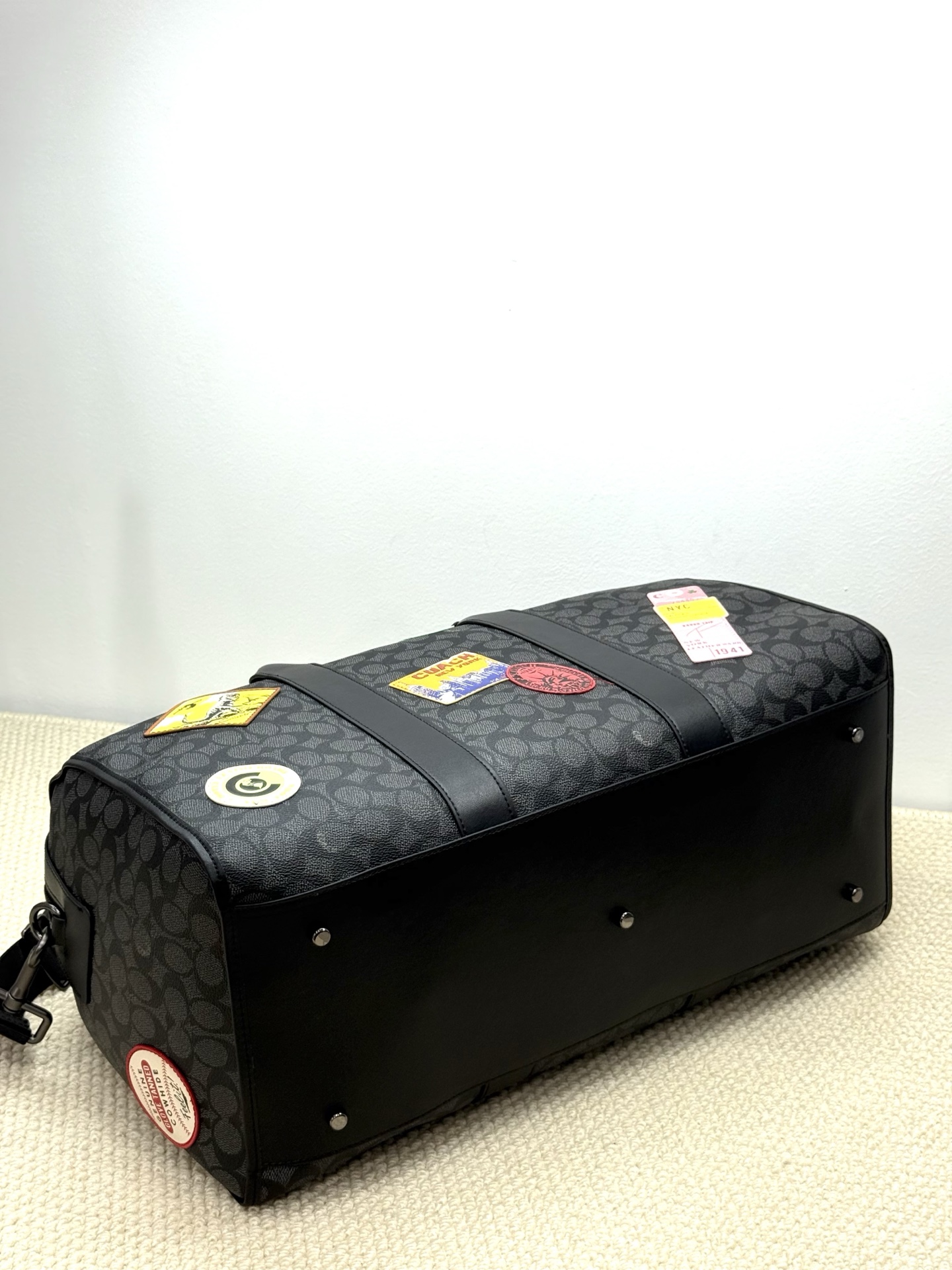 Coach Coach 25年1月份新品Venturer旅行包 来啦 CBF35 的包型搭配徽章设计