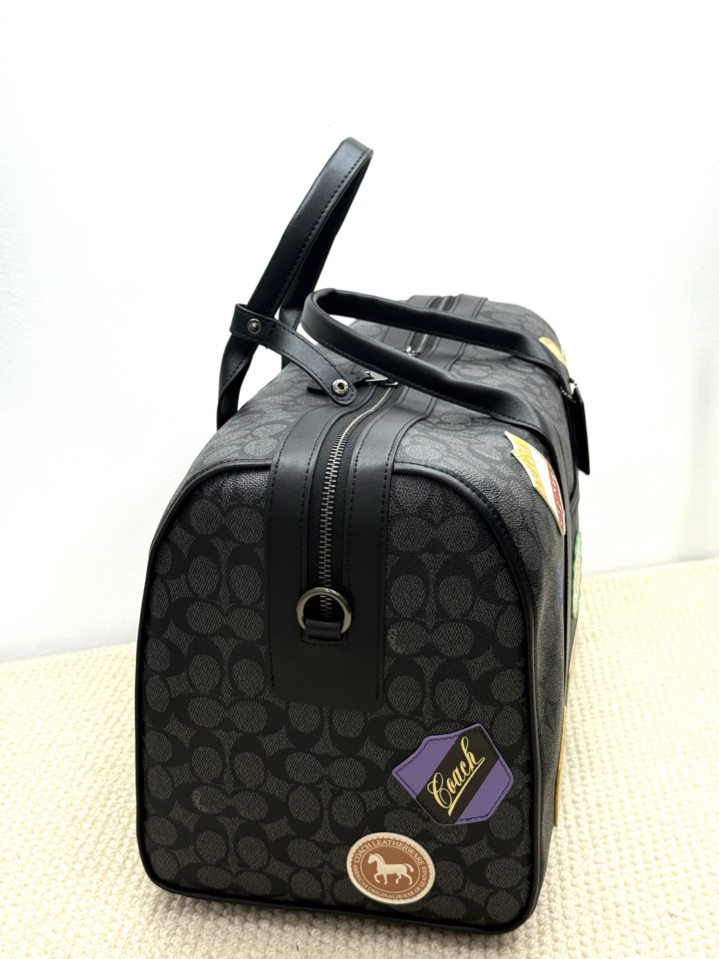 Coach Coach 25年1月份新品Venturer旅行包 来啦 CBF35 的包型搭配徽章设计
