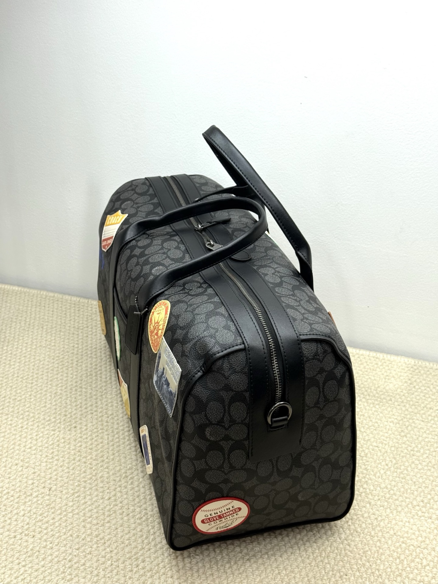 Coach Coach 25年1月份新品Venturer旅行包 来啦 CBF35 的包型搭配徽章设计