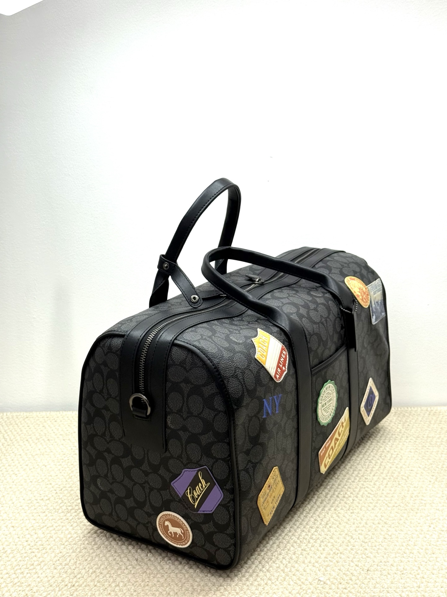 Coach Coach 25年1月份新品Venturer旅行包 来啦 CBF35 的包型搭配徽章设计