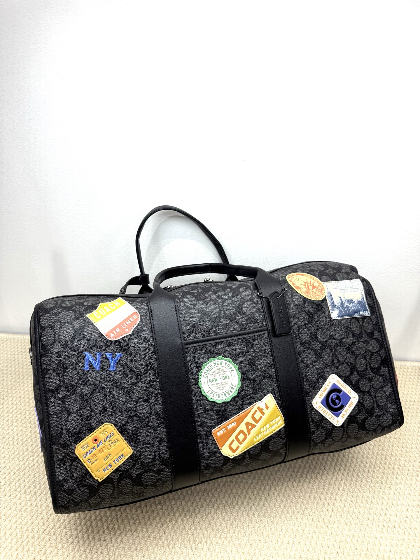 Coach Coach 25年1月份新品Venturer旅行包 来啦 CBF35 的包型搭配徽章设计