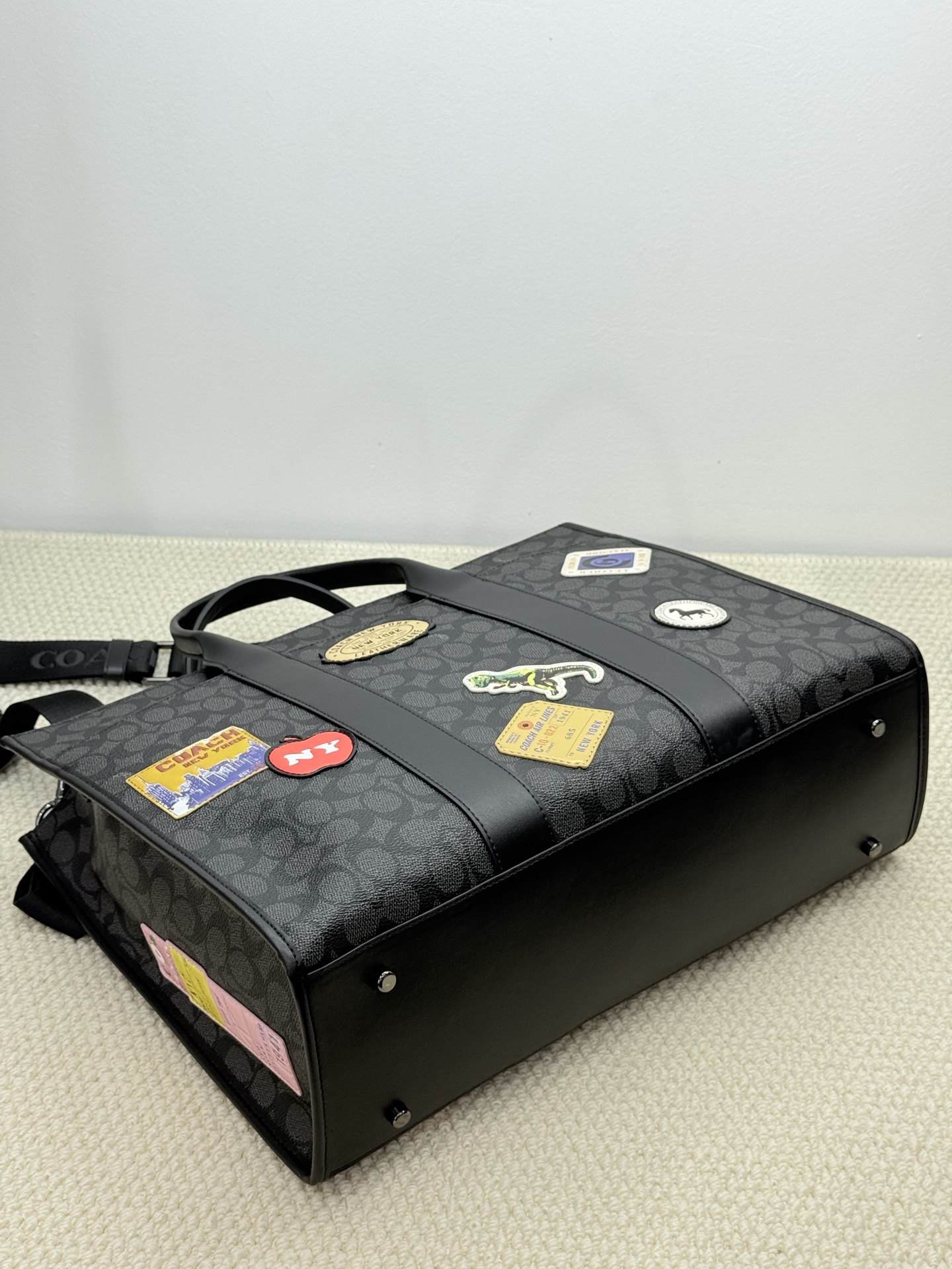 Coach COACH/蔻驰 CBF12新款徽章 男士 标志WESLEY托特包单肩包斜挎包商务公文包 文件袋 电脑包