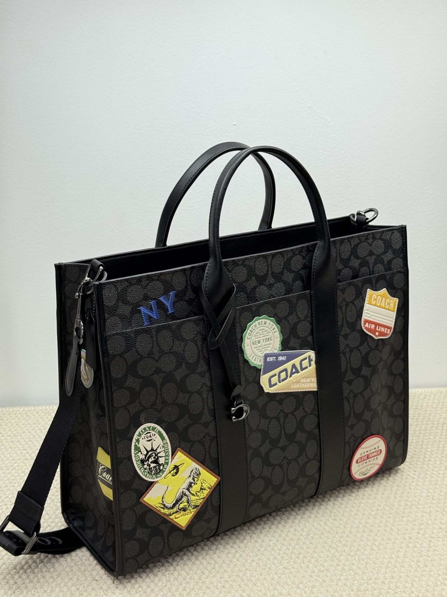 Coach COACH/蔻驰 CBF12新款徽章 男士 标志WESLEY托特包单肩包斜挎包商务公文包 文件袋 电脑包