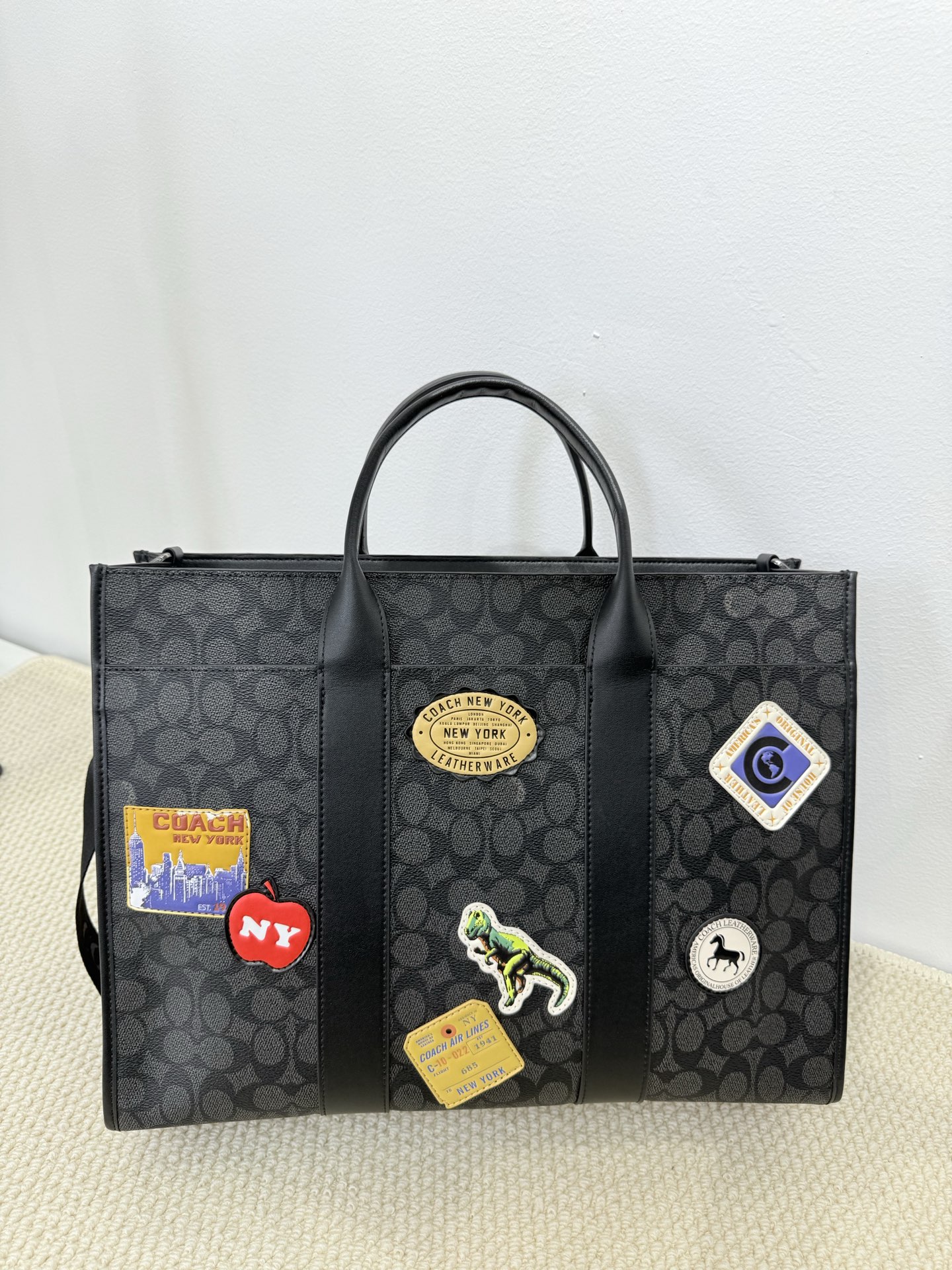 Coach COACH/蔻驰 CBF12新款徽章 男士 标志WESLEY托特包单肩包斜挎包商务公文包 文件袋 电脑包