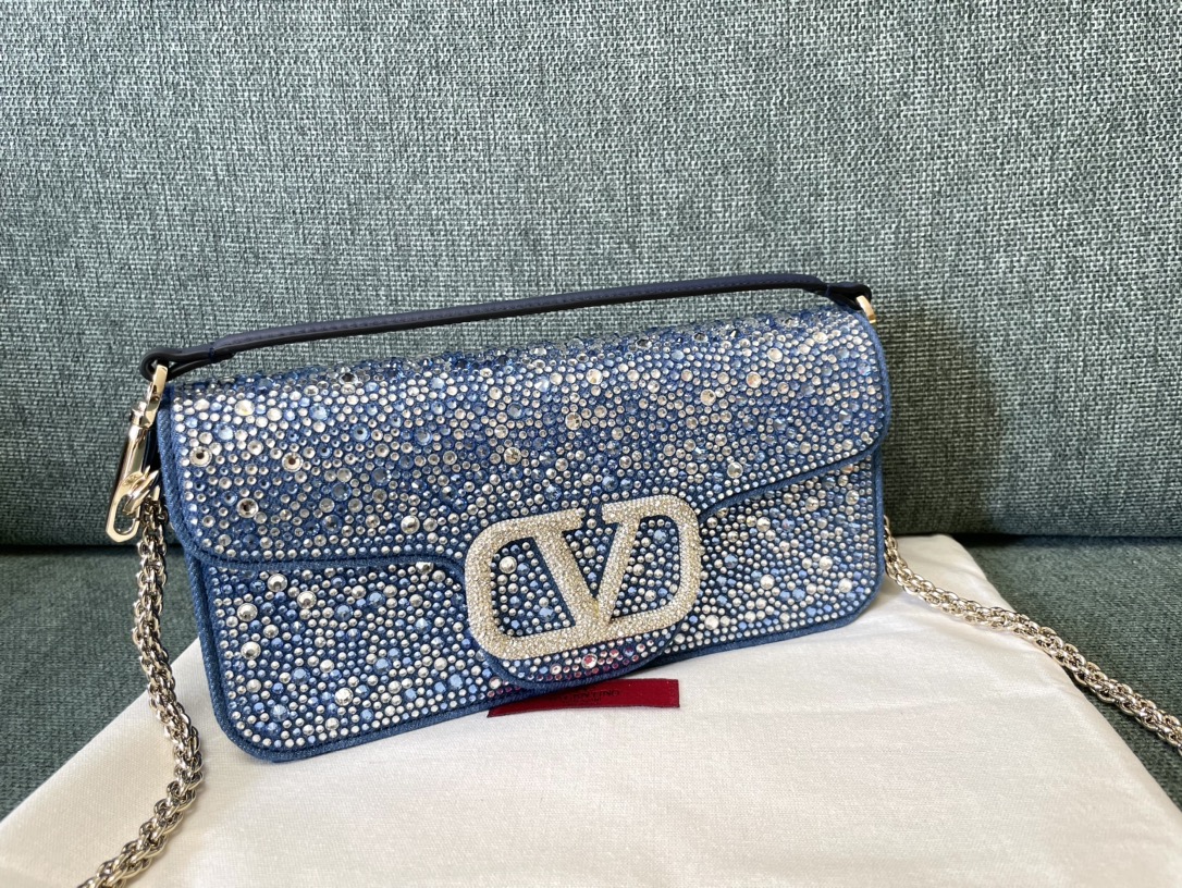 型号1133牛仔钻Valentino华伦天奴丹宁手袋腋下包️磁扣开合️尺寸:27x13x6cm️小号20
