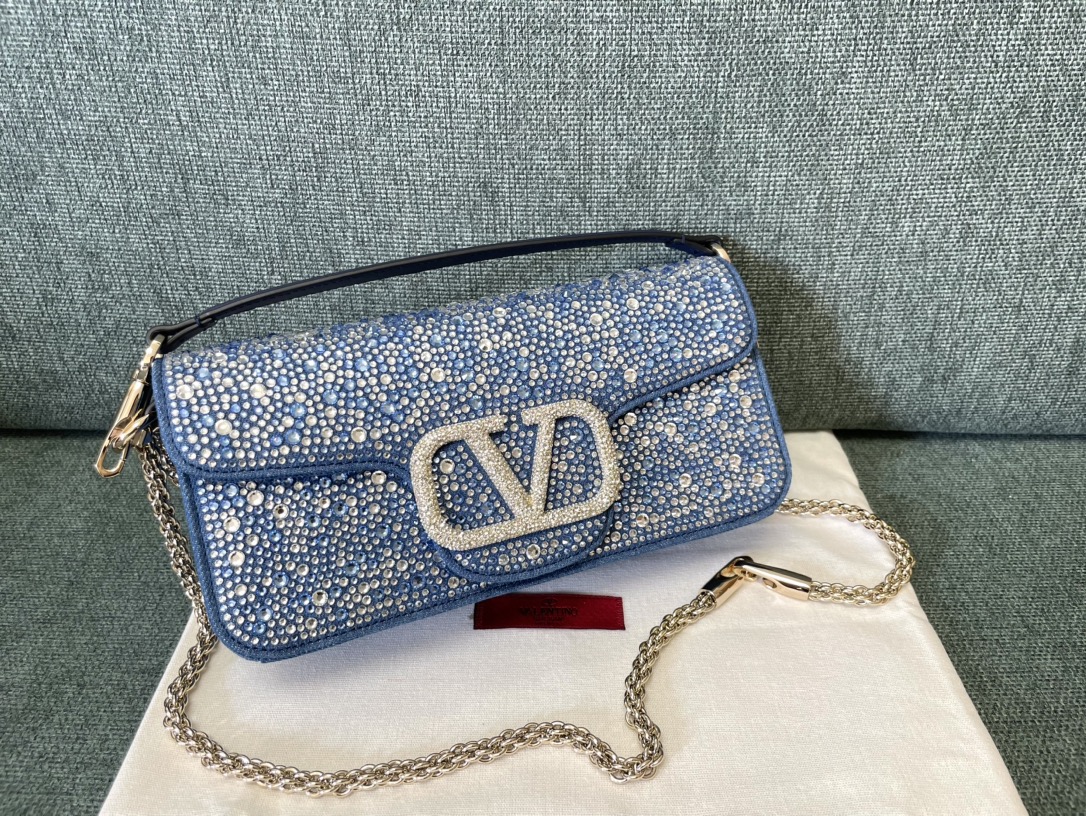 型号1133牛仔钻Valentino华伦天奴丹宁手袋腋下包️磁扣开合️尺寸:27x13x6cm️小号20