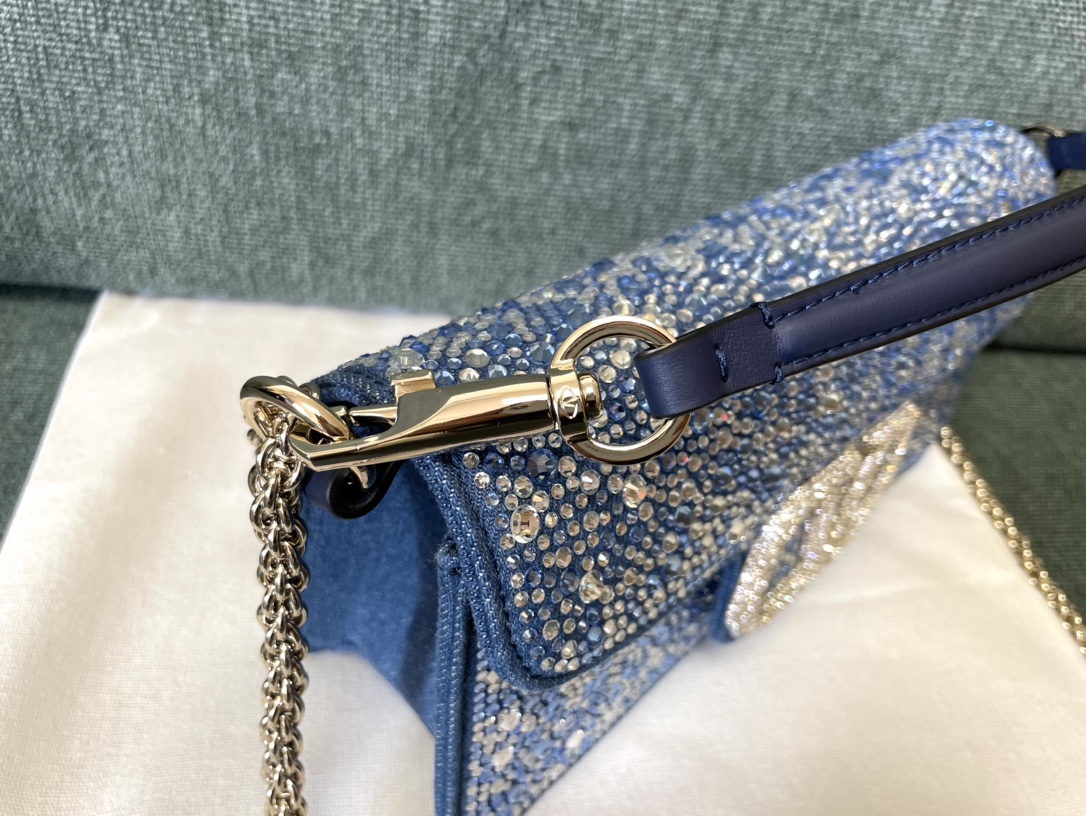 型号1133牛仔钻Valentino华伦天奴丹宁手袋腋下包️磁扣开合️尺寸:27x13x6cm️小号20
