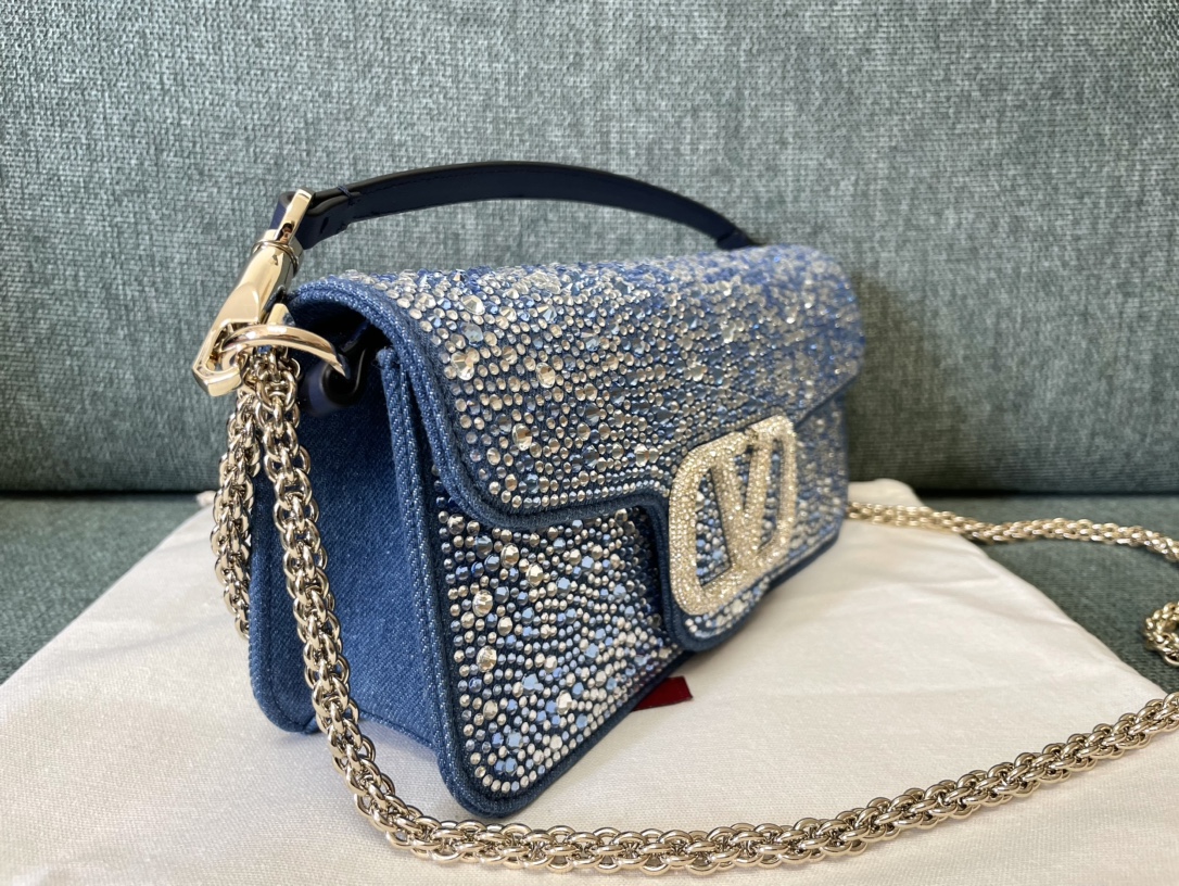 型号1133牛仔钻Valentino华伦天奴丹宁手袋腋下包️磁扣开合️尺寸:27x13x6cm️小号20