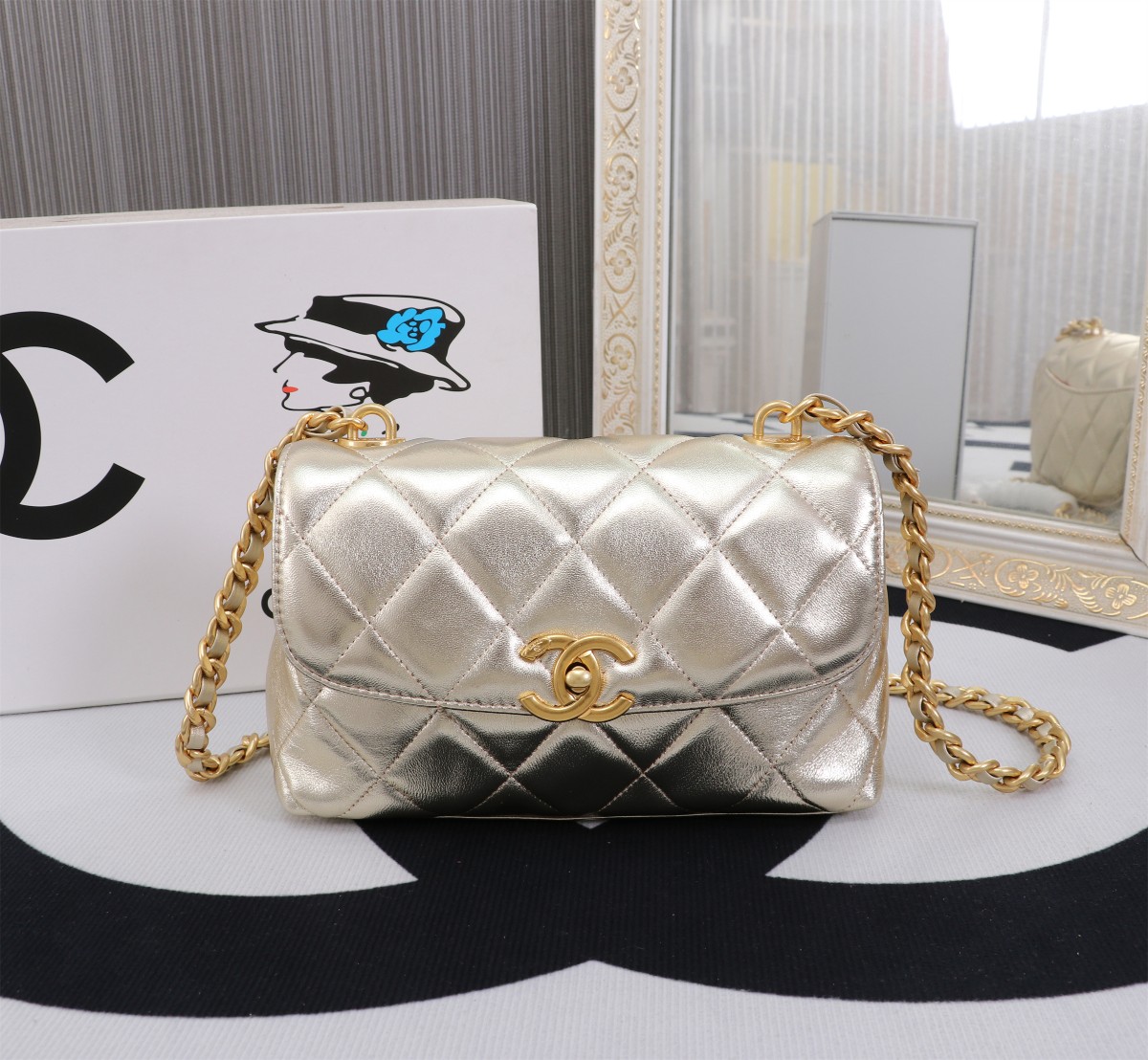 Chanel Replicas
 Crossbody & Shoulder Bags Messenger Bags Chains