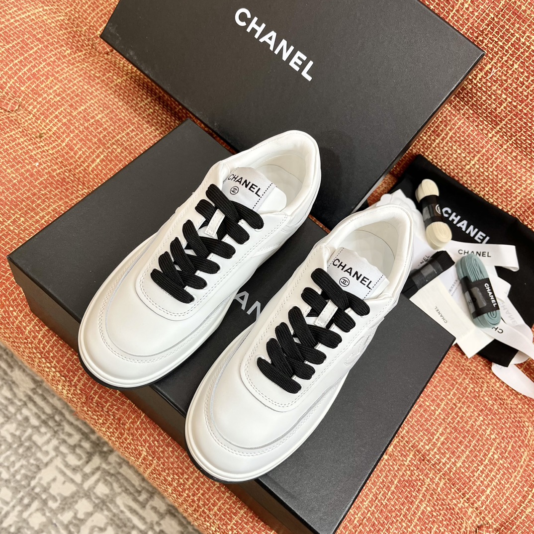 Женские кроссовки Chanel