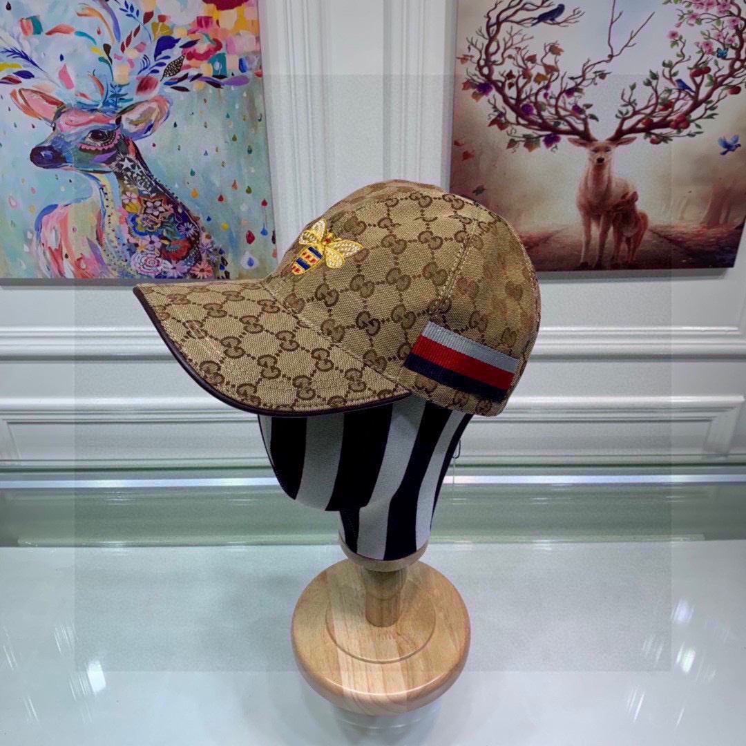 NO:189630,Package with box cloth bag, Gucci new original single baseball cap, embroidered bee, 1:1 perfect reproduction, original canvas   top layer cowhide, pure cotton lining, light and breathable!  Excellent quality and style, basic head circumference, adjustable patch. Hats, fisherman hat, baseball hat, knit hat, hat, gucci, espadrilles, cowhide, hats19860909批 配盒子布袋,Gucci(古奇)新款原单棒球帽,刺绣蜜蜂,1:1完美复刻,原版帆布料 头层牛皮,纯棉内里,轻盈透气！质量版型超赞,基础头围56,贴片可调节.帽子渔夫帽棒球帽针织帽,帽子,gucci,espadrilles,cowhide,hats,hat