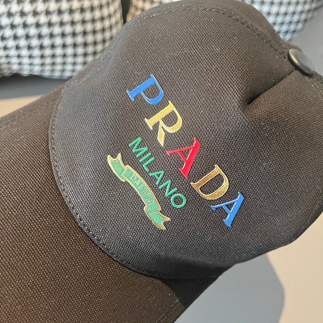 配盒子布袋Prada普拉达新款原单棒球帽印字logo专柜1:1开模订制原版帆布布料+头层牛皮轻盈透气！质