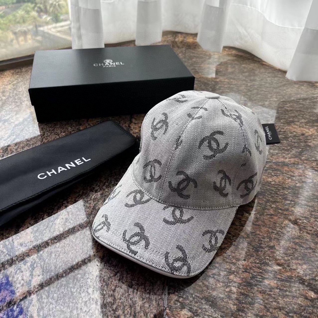 NO:195051,Packaging cloth bag, Chanel classic original single baseball cap, classic double C, 1:1 mold opening customization for the counter, original canvas   top layer cowhide, light and breathable!  Excellent quality, base head circumference 56, patch adjustable. Hats Fisherman's hat Baseball hat Knitted hat, hat, chanel, chanel, espadrilles, cowhide, hats19860909批 配包装布袋,Chanel(香奈儿)经典原单棒球帽, 经典双C,专柜1:1开模订制,原版帆布料 头层牛皮,轻盈透气！质量超赞,基础头围56,贴片可调节.帽子渔夫帽棒球帽针织帽,帽子,chanel,chanel,espadrilles,cowhide,hats,hat