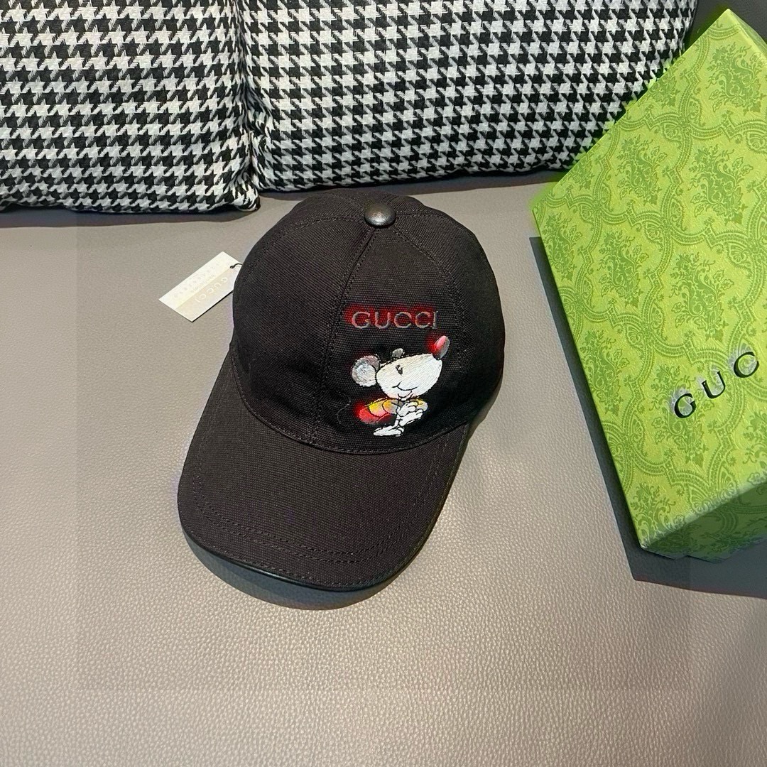NO:214426,Package with box cloth bag, Gucci four-season baseball cap, Gucci little mouse, 1:1 mold customization, heavy industry embroidery, details comparable to the counter, original canvas   first layer of cowhide, excellent quality!  The first choice for handsome men and beautiful women, fashionable and versatile. The basic head circumference is 56, the patch is adjustable, the original two-color shipment of the counter. Hats, fisherman hats, baseball hats, knit hats, hats, gucci, espadrilles, cowhide, hats19860909批 配盒子布袋,Gucci(古奇)四季款棒球帽,Gucci小老鼠,1:1开模订制,重工刺绣,细节可媲美专柜,原版帆布料 头层牛皮,质量超赞！帅男靓女首选,时尚百搭.基础头围56,贴片可调节,专柜原版二色出货.帽子渔夫帽棒球帽针织帽,帽子,gucci,espadrilles,cowhide,hats,hat