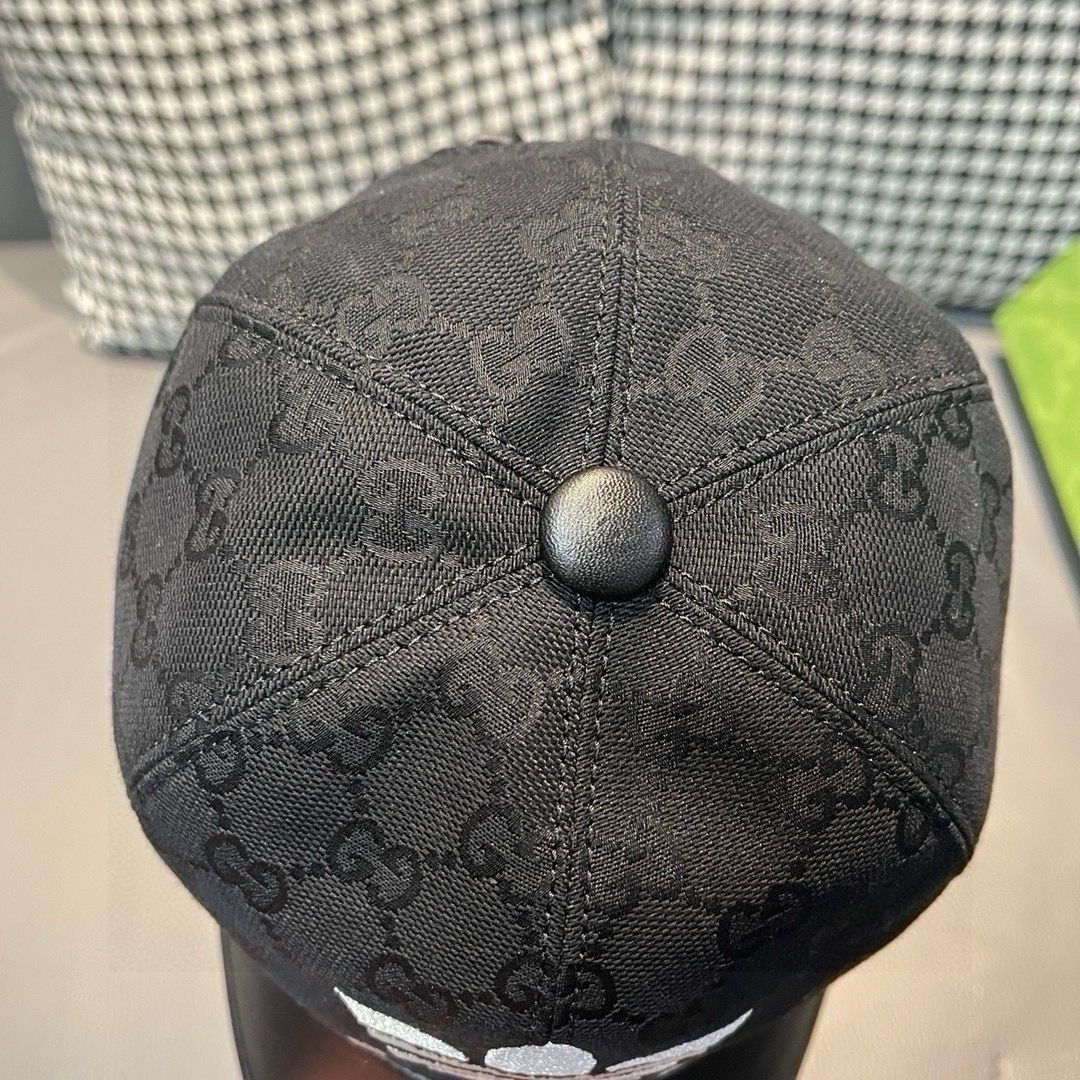 古奇新款Adidas&Gucci联名款出货啦！配盒子布袋专柜热卖中1:1开模订制重工打造完美复刻！