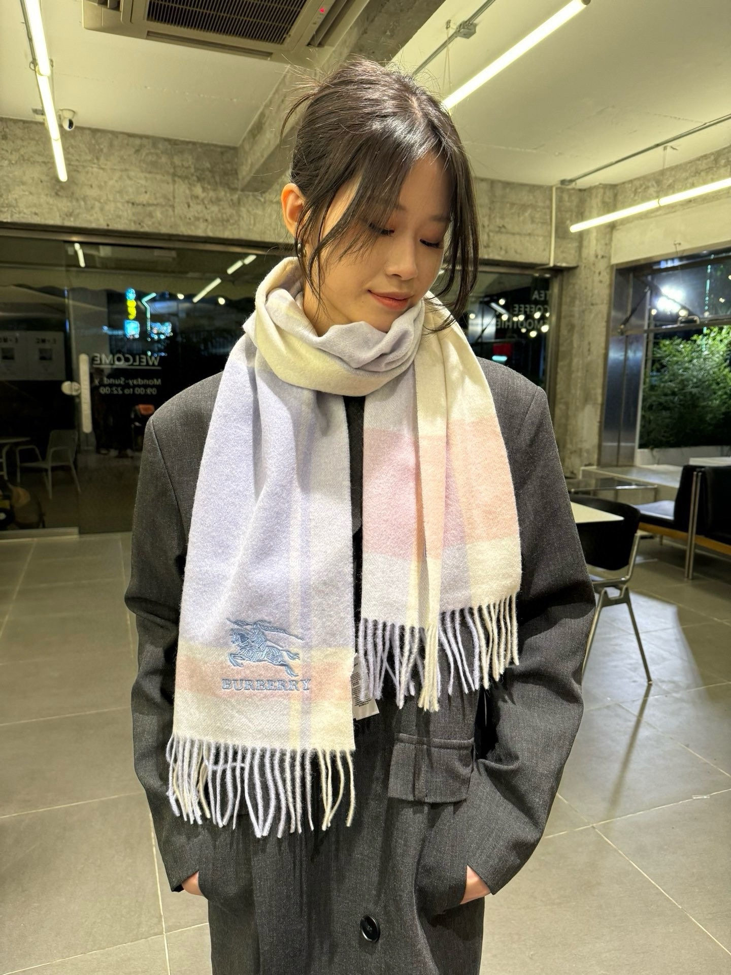 Burberry巴宝莉高品质进口羊绒围巾惊爆上架!顶级客供羊绒超高级的颜色设计海外专柜最新男士女士情侣款